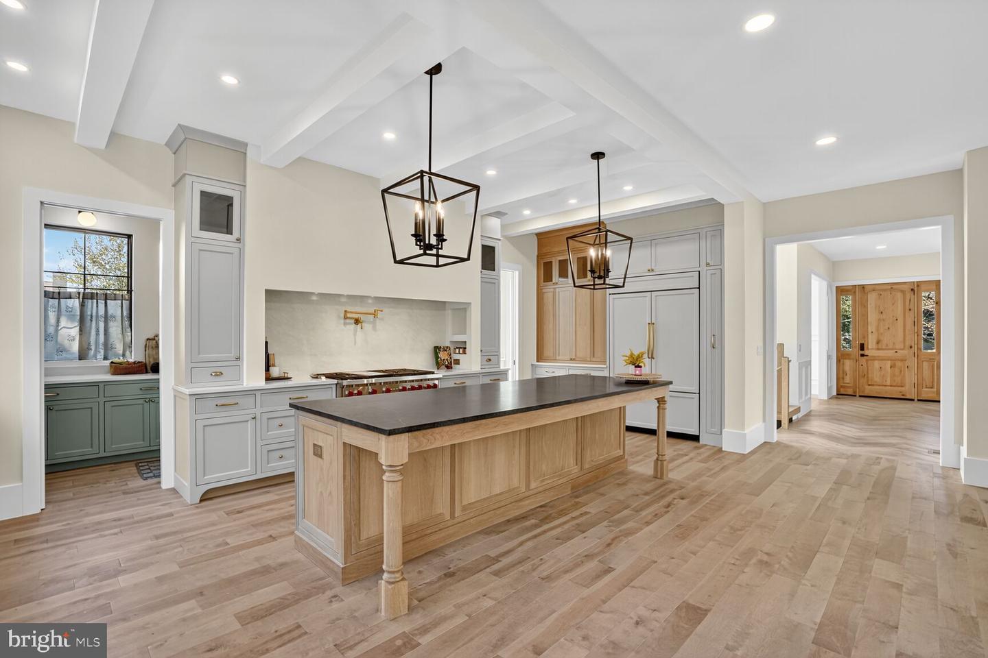 1615 N WAKEFIELD ST, ARLINGTON, Virginia 22207, 6 Bedrooms Bedrooms, ,7 BathroomsBathrooms,Residential,For sale,1615 N WAKEFIELD ST,VAAR2064854 MLS # VAAR2064854