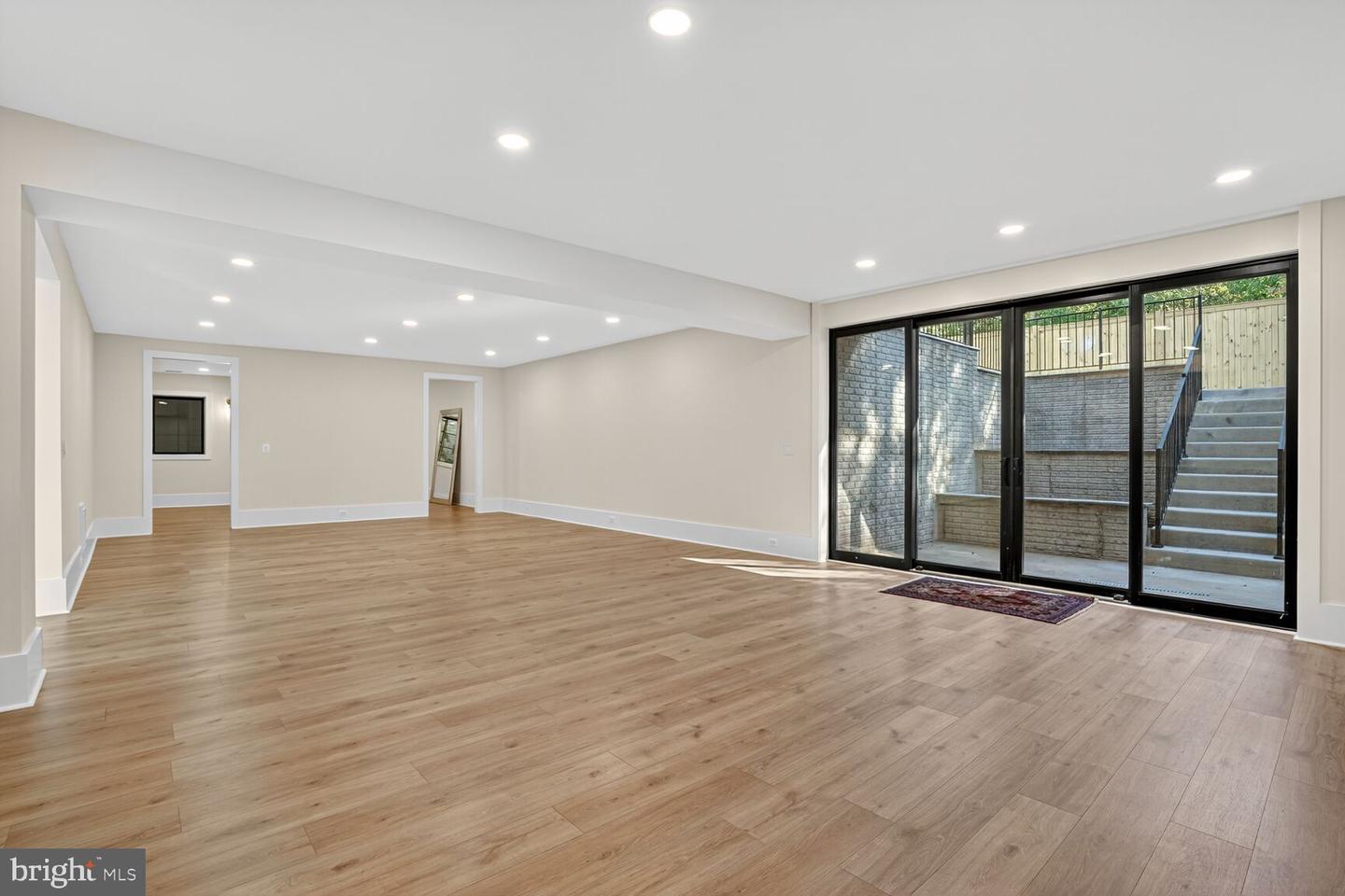 1615 N WAKEFIELD ST, ARLINGTON, Virginia 22207, 6 Bedrooms Bedrooms, ,7 BathroomsBathrooms,Residential,For sale,1615 N WAKEFIELD ST,VAAR2064854 MLS # VAAR2064854
