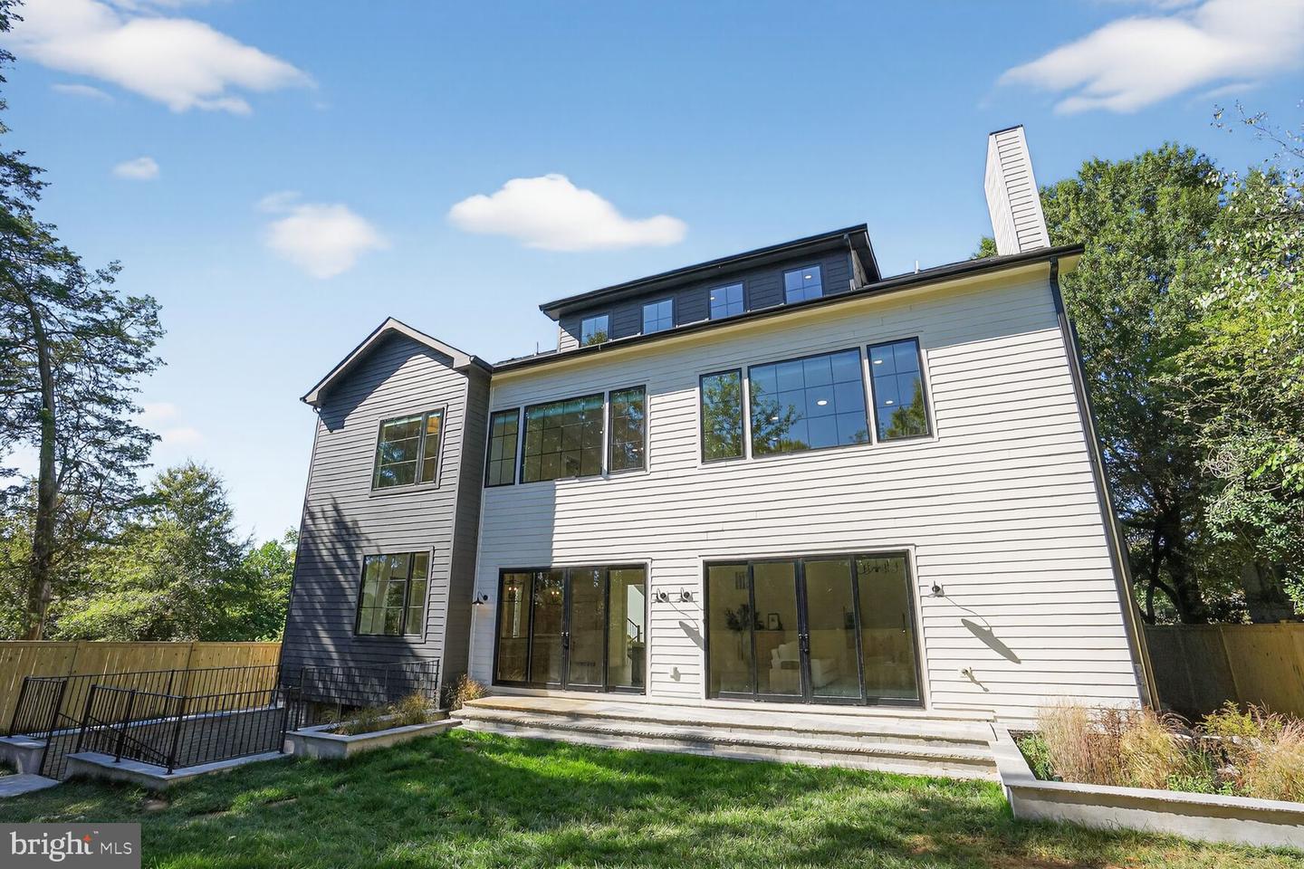 1615 N WAKEFIELD ST, ARLINGTON, Virginia 22207, 6 Bedrooms Bedrooms, ,7 BathroomsBathrooms,Residential,For sale,1615 N WAKEFIELD ST,VAAR2064854 MLS # VAAR2064854
