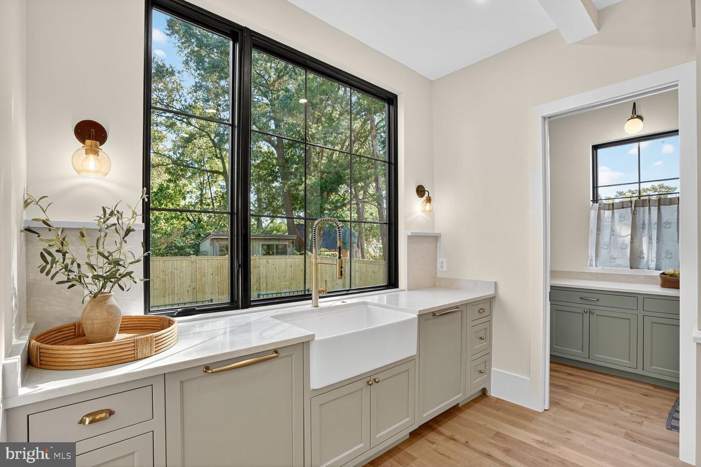 1615 N WAKEFIELD ST, ARLINGTON, Virginia 22207, 6 Bedrooms Bedrooms, ,7 BathroomsBathrooms,Residential,For sale,1615 N WAKEFIELD ST,VAAR2064854 MLS # VAAR2064854