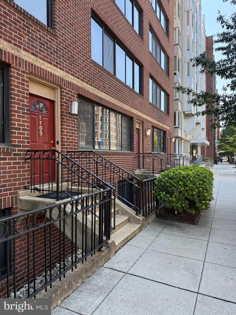 1245 13TH ST NW #109, WASHINGTON, District Of Columbia 20005, 2 Bedrooms Bedrooms, ,2 BathroomsBathrooms,Residential,For sale,1245 13TH ST NW #109,DCDC2227040 MLS # DCDC2227040