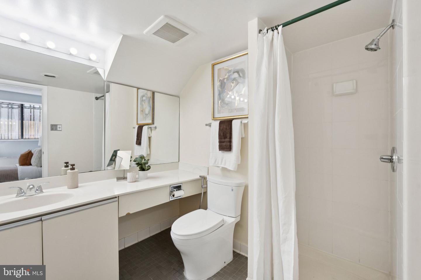 1245 13TH ST NW #109, WASHINGTON, District Of Columbia 20005, 2 Bedrooms Bedrooms, ,2 BathroomsBathrooms,Residential,For sale,1245 13TH ST NW #109,DCDC2227040 MLS # DCDC2227040