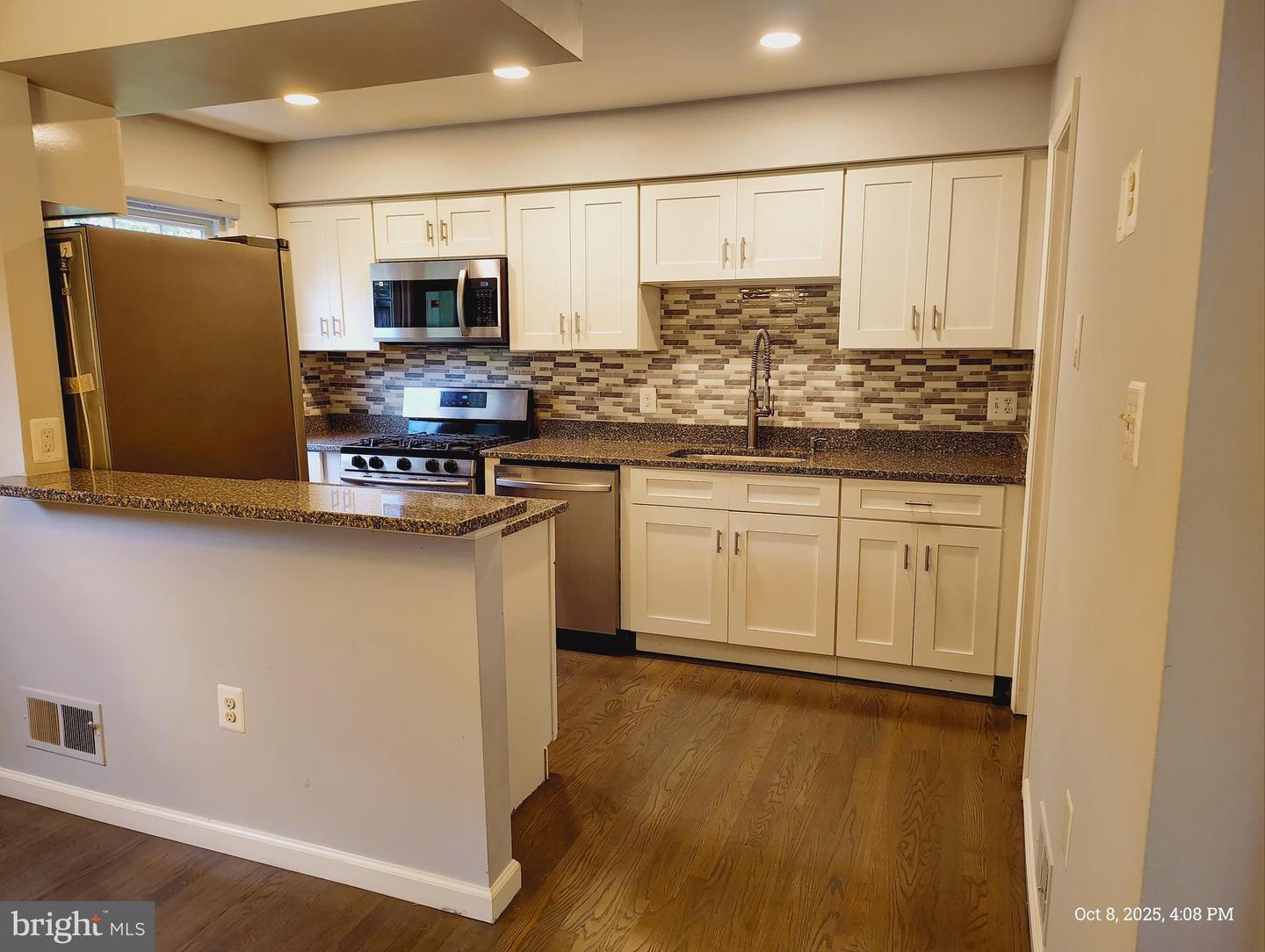 14717 BARKSDALE ST, WOODBRIDGE, Virginia 22193, 4 Bedrooms Bedrooms, ,2 BathroomsBathrooms,Residential,For sale,14717 BARKSDALE ST,VAPW2105986 MLS # VAPW2105986