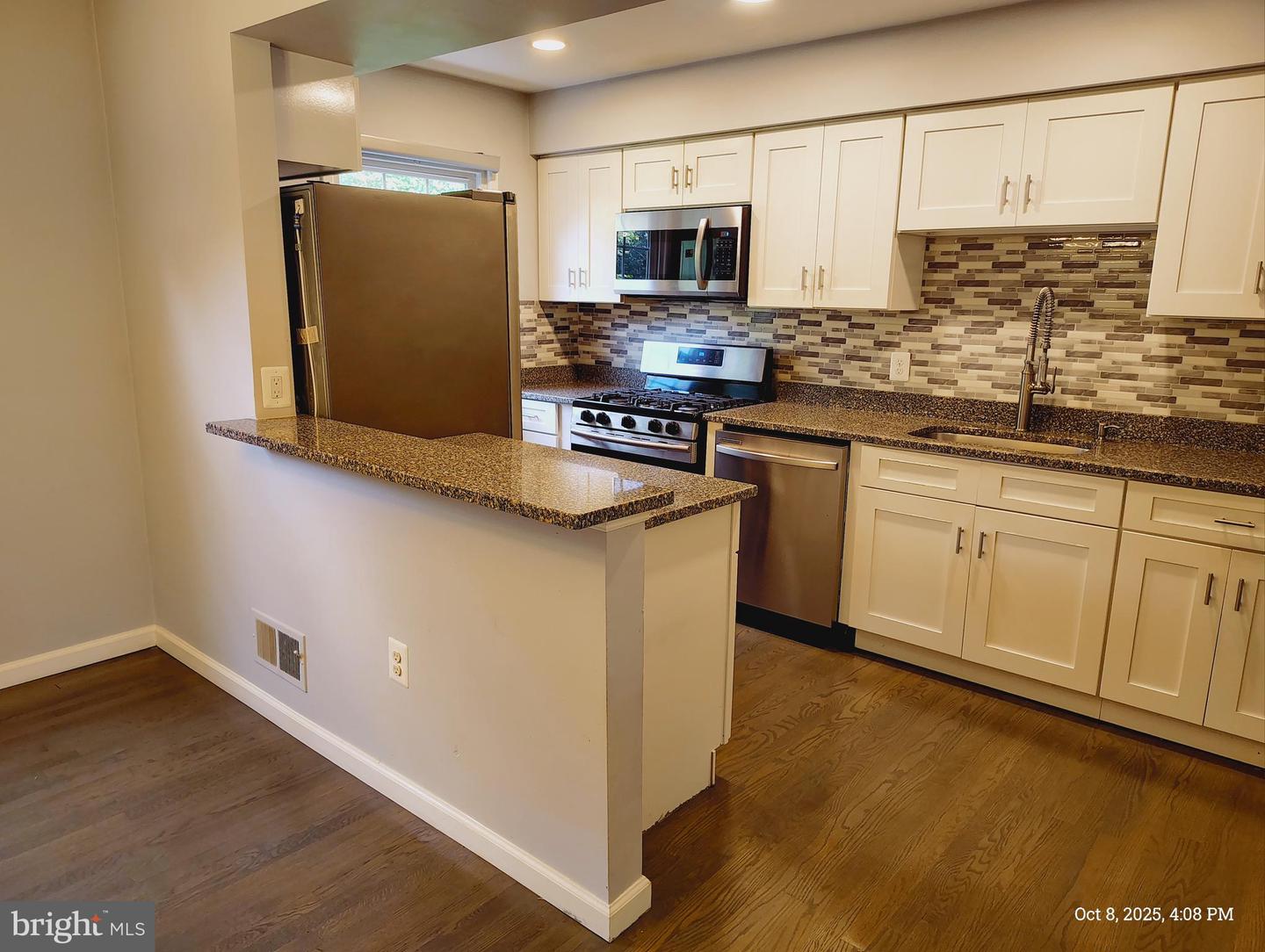 14717 BARKSDALE ST, WOODBRIDGE, Virginia 22193, 4 Bedrooms Bedrooms, ,2 BathroomsBathrooms,Residential,For sale,14717 BARKSDALE ST,VAPW2105986 MLS # VAPW2105986