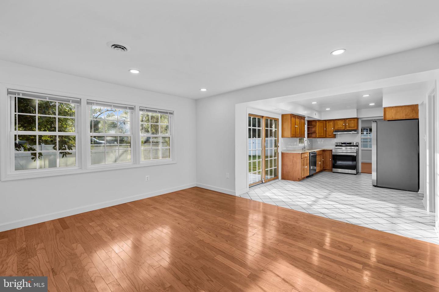 4001 MIDDLE RIDGE DR, FAIRFAX, Virginia 22033, 4 Bedrooms Bedrooms, ,2 BathroomsBathrooms,Residential,For sale,4001 MIDDLE RIDGE DR,VAFX2274160 MLS # VAFX2274160