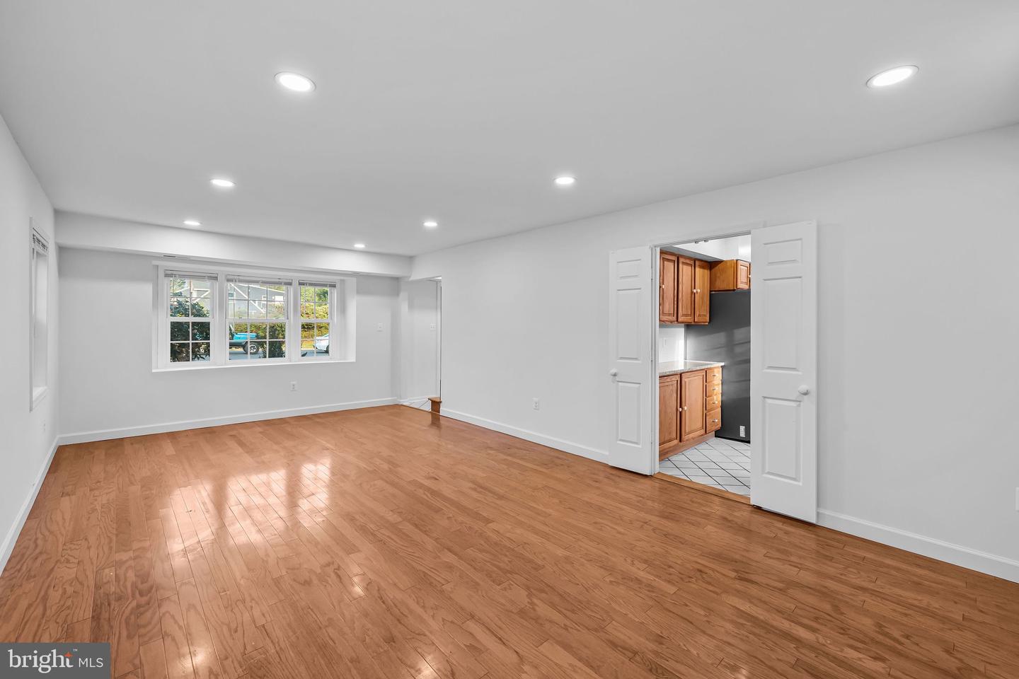 4001 MIDDLE RIDGE DR, FAIRFAX, Virginia 22033, 4 Bedrooms Bedrooms, ,2 BathroomsBathrooms,Residential,For sale,4001 MIDDLE RIDGE DR,VAFX2274160 MLS # VAFX2274160