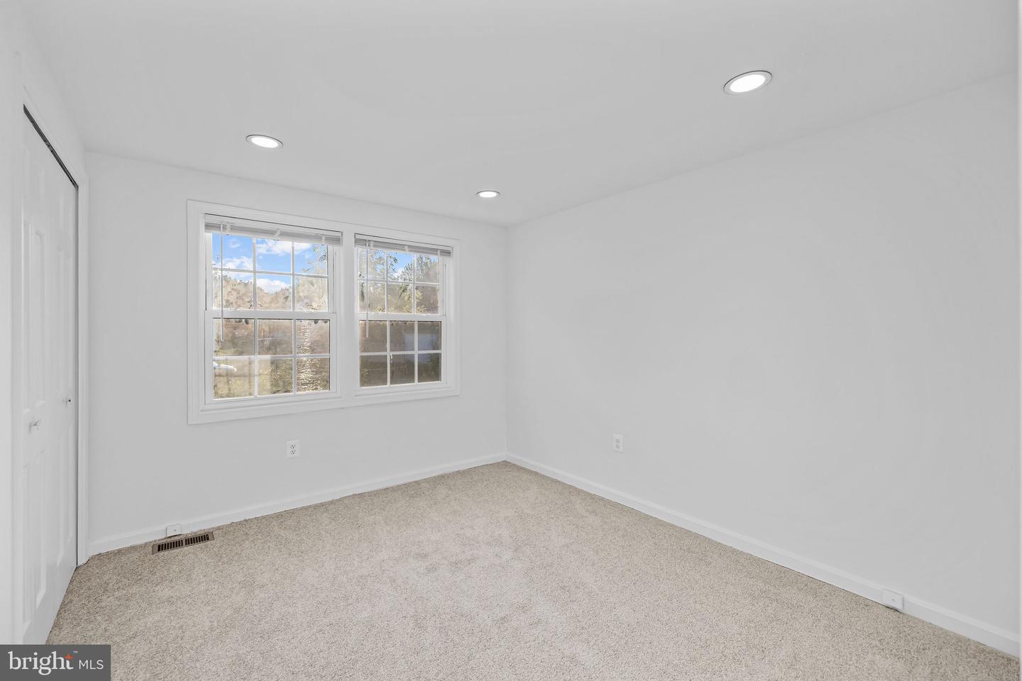 4001 MIDDLE RIDGE DR, FAIRFAX, Virginia 22033, 4 Bedrooms Bedrooms, ,2 BathroomsBathrooms,Residential,For sale,4001 MIDDLE RIDGE DR,VAFX2274160 MLS # VAFX2274160