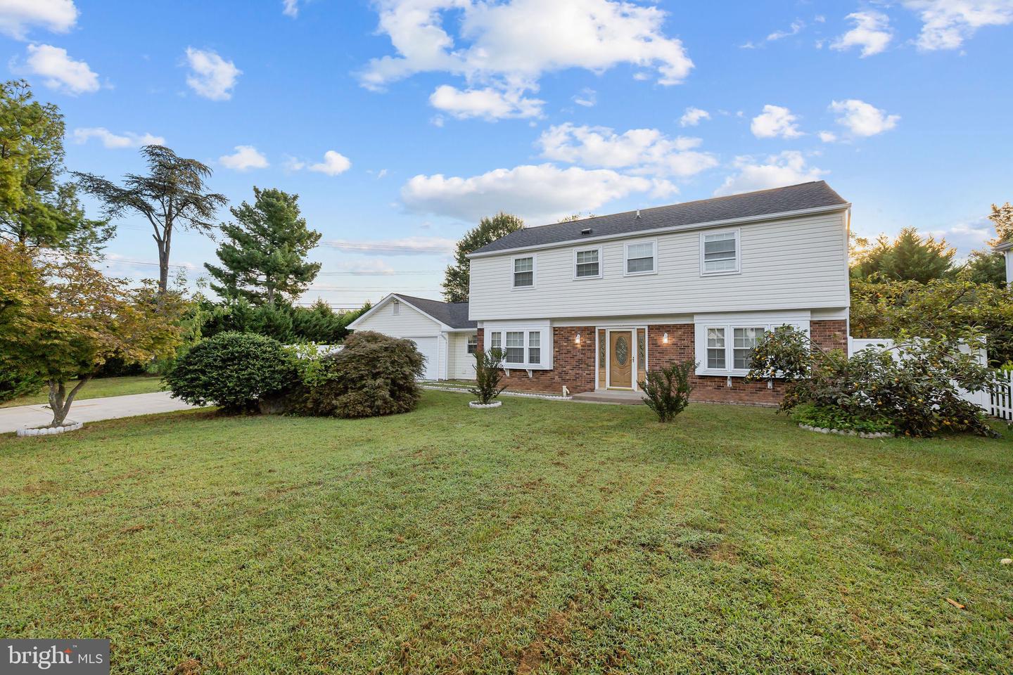 4001 MIDDLE RIDGE DR, FAIRFAX, Virginia 22033, 4 Bedrooms Bedrooms, ,2 BathroomsBathrooms,Residential,For sale,4001 MIDDLE RIDGE DR,VAFX2274160 MLS # VAFX2274160