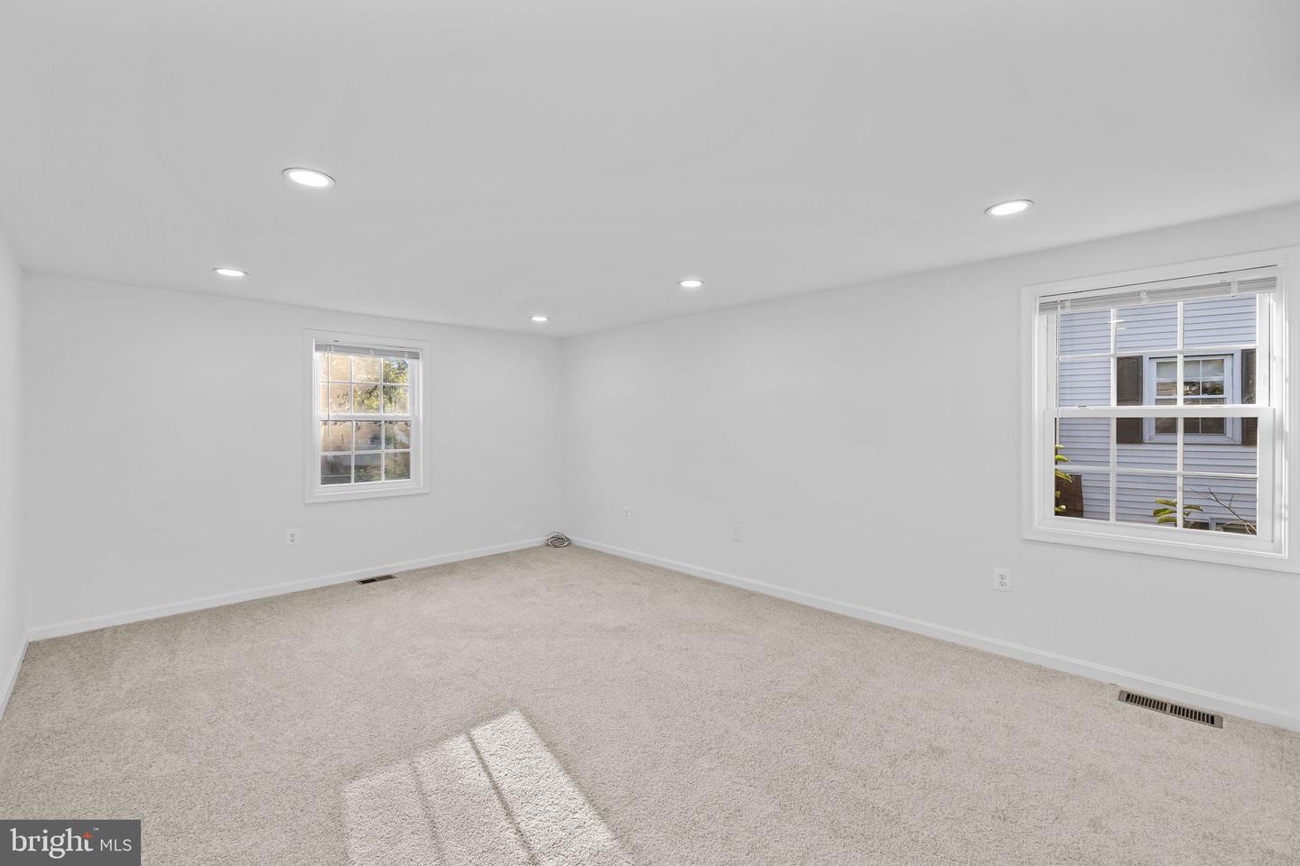 4001 MIDDLE RIDGE DR, FAIRFAX, Virginia 22033, 4 Bedrooms Bedrooms, ,2 BathroomsBathrooms,Residential,For sale,4001 MIDDLE RIDGE DR,VAFX2274160 MLS # VAFX2274160