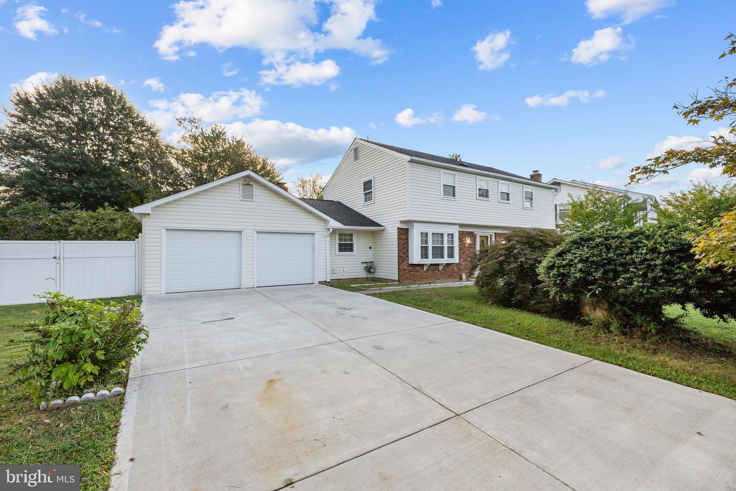 4001 MIDDLE RIDGE DR, FAIRFAX, Virginia 22033, 4 Bedrooms Bedrooms, ,2 BathroomsBathrooms,Residential,For sale,4001 MIDDLE RIDGE DR,VAFX2274160 MLS # VAFX2274160