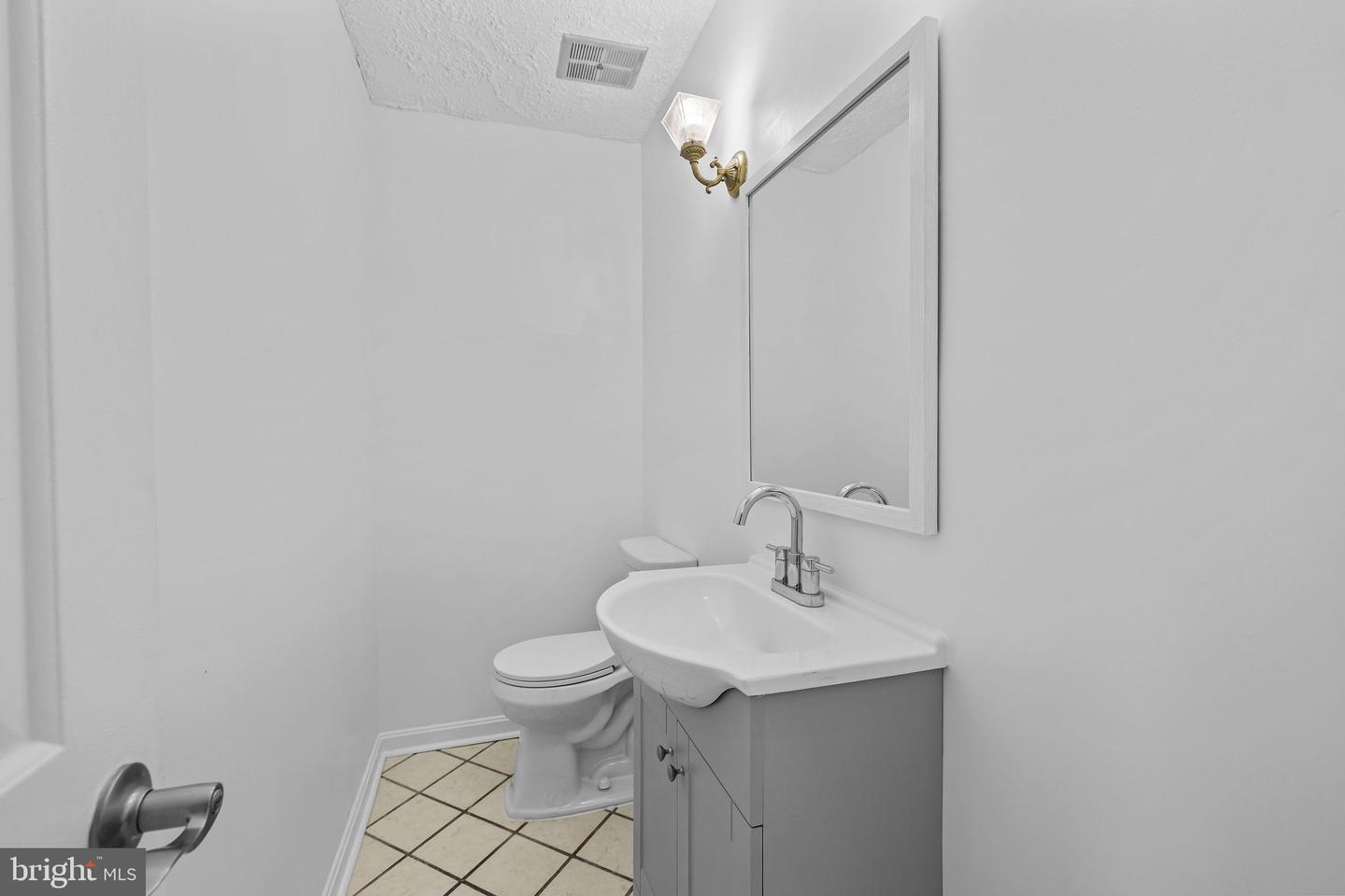 4001 MIDDLE RIDGE DR, FAIRFAX, Virginia 22033, 4 Bedrooms Bedrooms, ,2 BathroomsBathrooms,Residential,For sale,4001 MIDDLE RIDGE DR,VAFX2274160 MLS # VAFX2274160