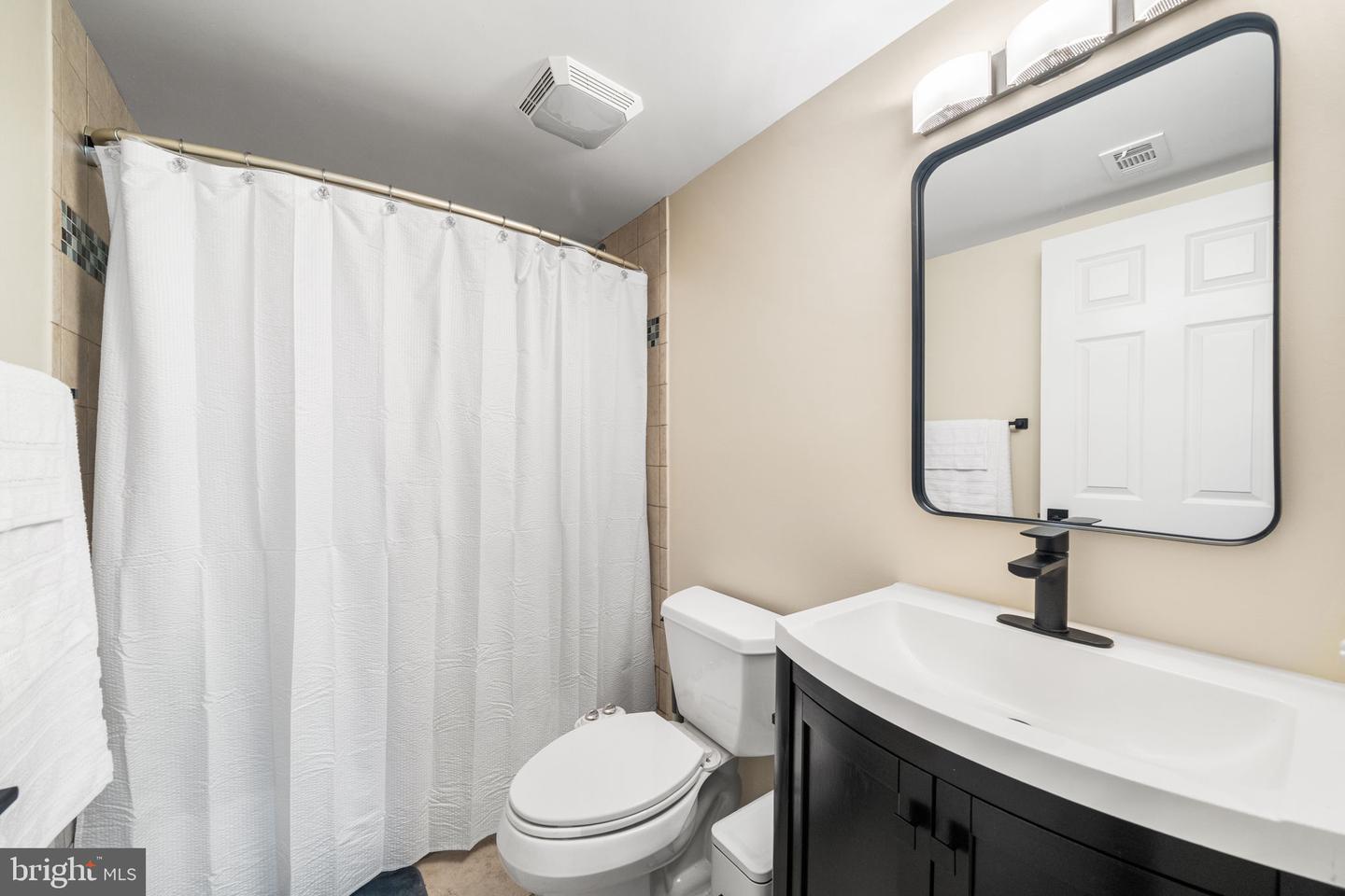 907 S ROLFE ST #1-A, ARLINGTON, Virginia 22204, 2 Bedrooms Bedrooms, ,2 BathroomsBathrooms,Residential,For sale,907 S ROLFE ST #1-A,VAAR2064872 MLS # VAAR2064872 907 S ROLFE ST #1-A, ARLINGTON, Virginia 22204, 2 Bedrooms Bedrooms, ,2 BathroomsBathrooms,Residential,For sale,907 S ROLFE ST #1-A,VAAR2064872 MLS # VAAR2064872