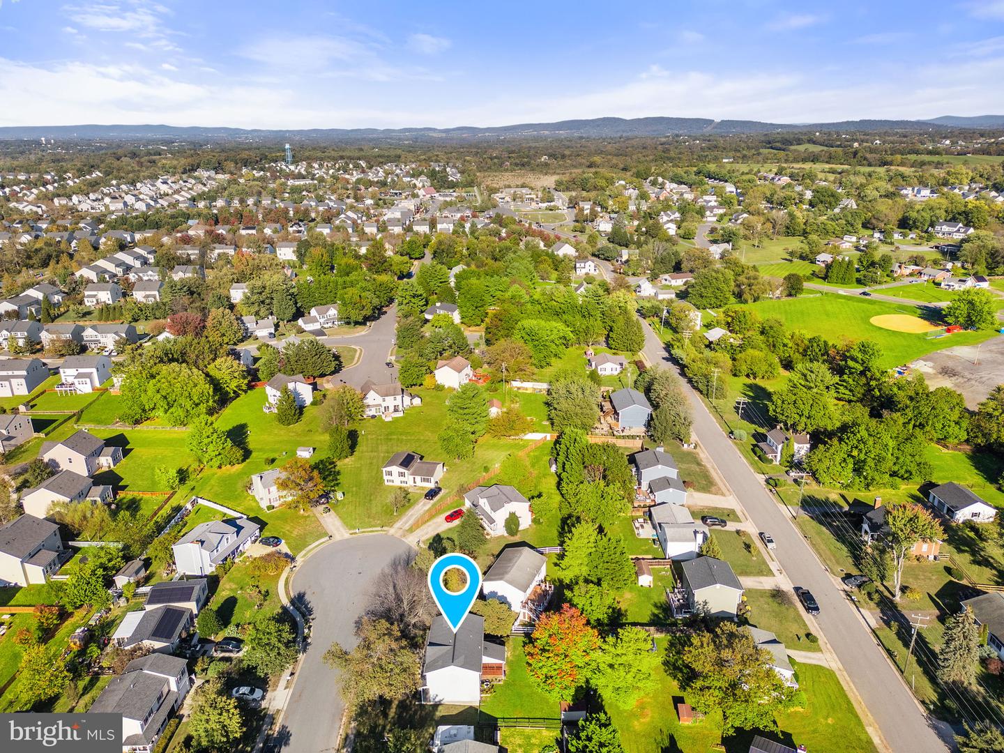 27 MILLS CT, LOVETTSVILLE, Virginia 20180, 4 Bedrooms Bedrooms, ,3 BathroomsBathrooms,Residential,For sale,27 MILLS CT,VALO2108832 MLS # VALO2108832