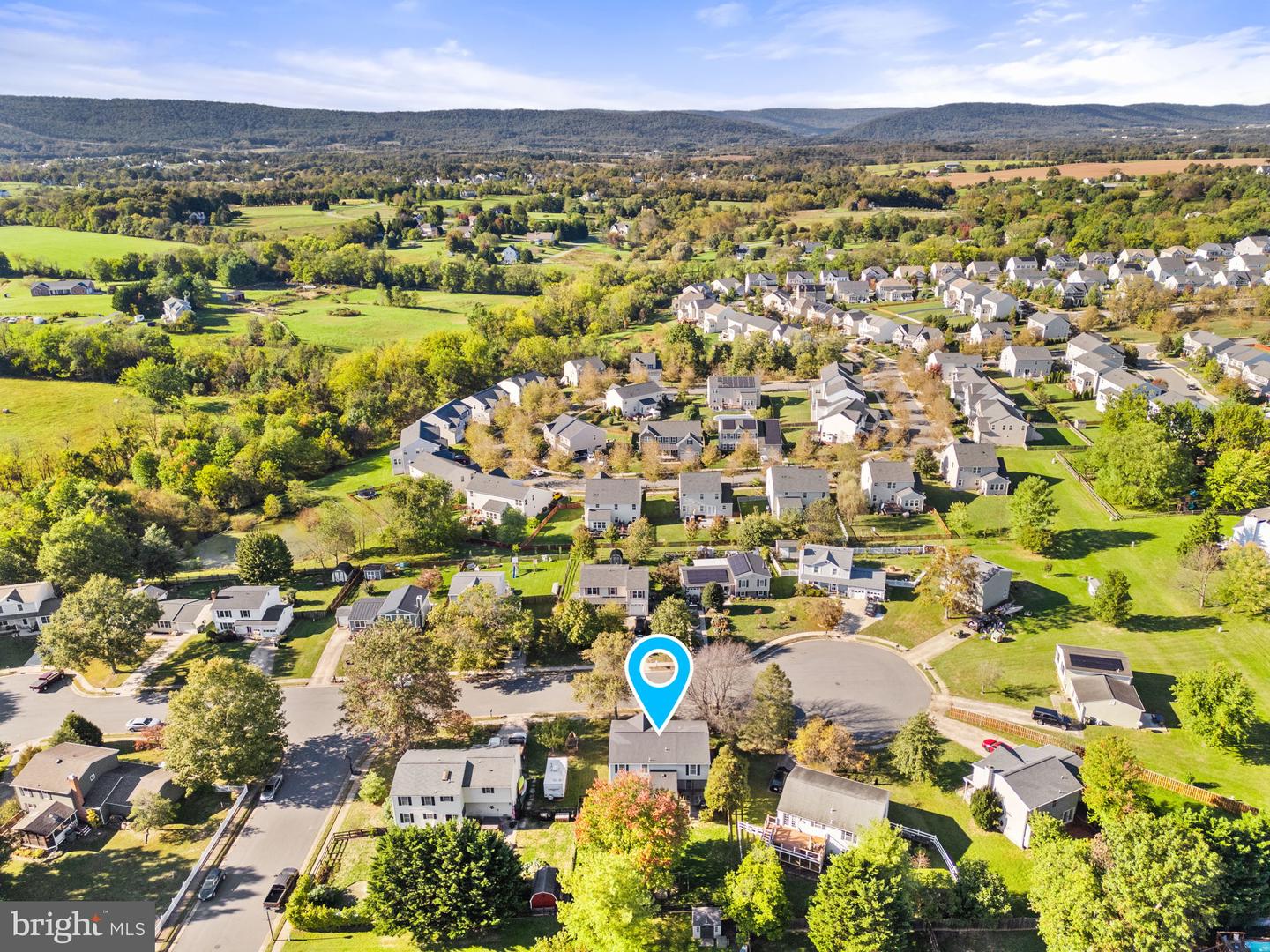 27 MILLS CT, LOVETTSVILLE, Virginia 20180, 4 Bedrooms Bedrooms, ,3 BathroomsBathrooms,Residential,For sale,27 MILLS CT,VALO2108832 MLS # VALO2108832