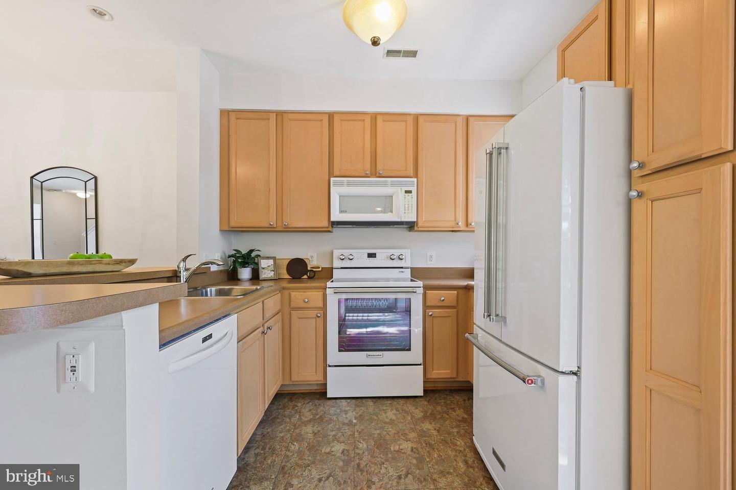 23110 BLACKTHORN SQ, STERLING, Virginia 20166, 3 Bedrooms Bedrooms, ,3 BathroomsBathrooms,Residential,For sale,23110 BLACKTHORN SQ,VALO2105302 MLS # VALO2105302