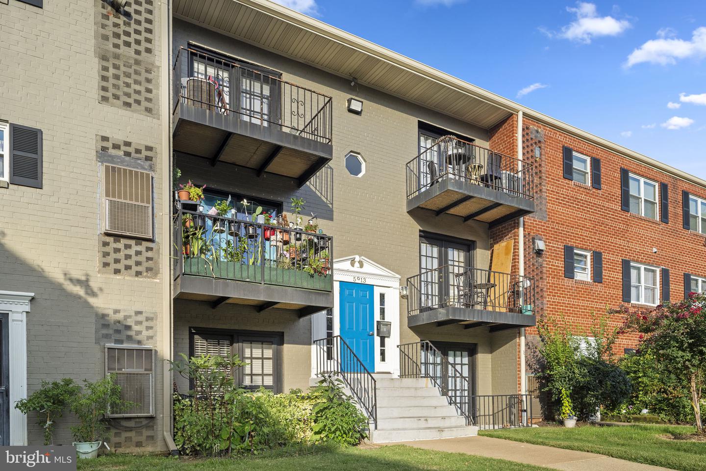 5913 MAYFLOWER CT #101, ALEXANDRIA, Virginia 22312, 2 Bedrooms Bedrooms, 4 Rooms Rooms,1 BathroomBathrooms,Residential,For sale,5913 MAYFLOWER CT #101,VAAX2049352 MLS # VAAX2049352