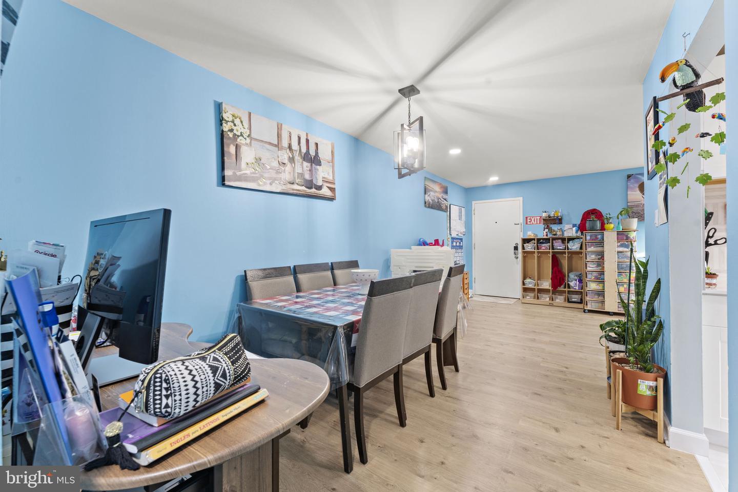 5913 MAYFLOWER CT #101, ALEXANDRIA, Virginia 22312, 2 Bedrooms Bedrooms, 4 Rooms Rooms,1 BathroomBathrooms,Residential,For sale,5913 MAYFLOWER CT #101,VAAX2049352 MLS # VAAX2049352