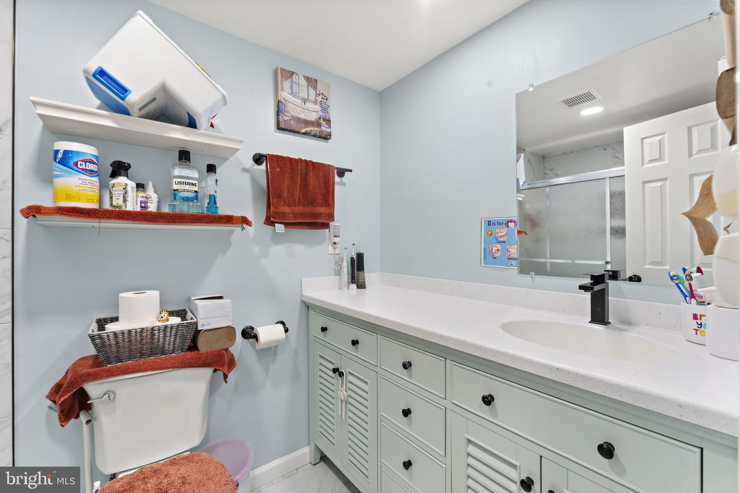 5913 MAYFLOWER CT #101, ALEXANDRIA, Virginia 22312, 2 Bedrooms Bedrooms, 4 Rooms Rooms,1 BathroomBathrooms,Residential,For sale,5913 MAYFLOWER CT #101,VAAX2049352 MLS # VAAX2049352
