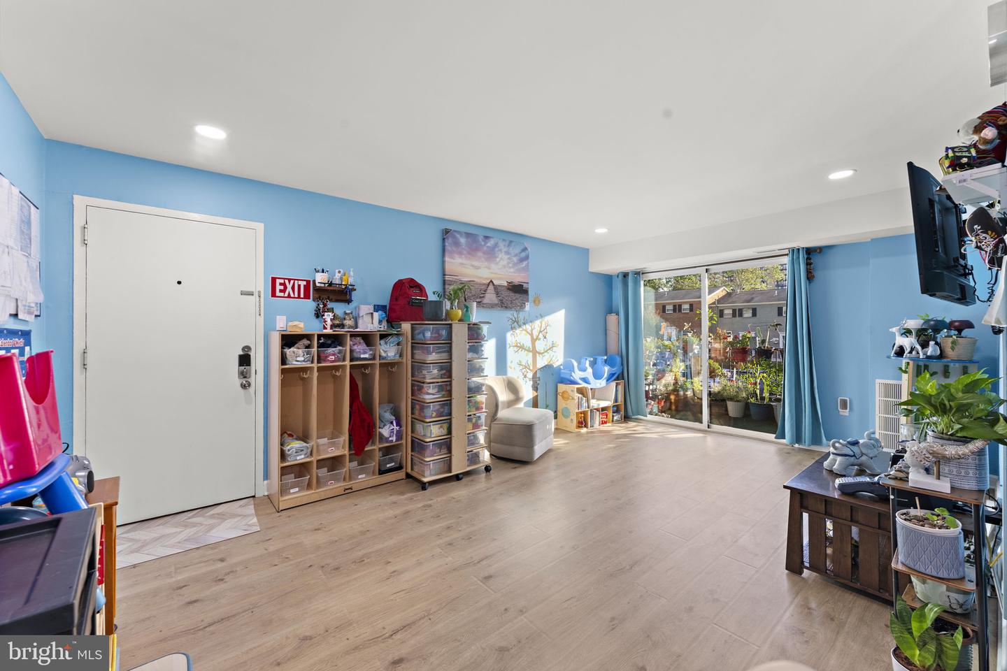 5913 MAYFLOWER CT #101, ALEXANDRIA, Virginia 22312, 2 Bedrooms Bedrooms, 4 Rooms Rooms,1 BathroomBathrooms,Residential,For sale,5913 MAYFLOWER CT #101,VAAX2049352 MLS # VAAX2049352