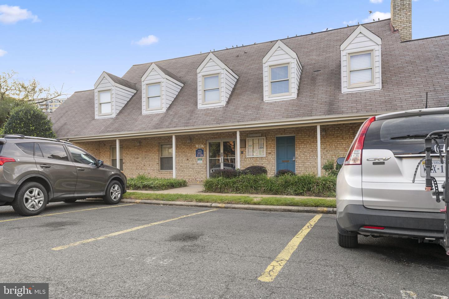 5913 MAYFLOWER CT #101, ALEXANDRIA, Virginia 22312, 2 Bedrooms Bedrooms, 4 Rooms Rooms,1 BathroomBathrooms,Residential,For sale,5913 MAYFLOWER CT #101,VAAX2049352 MLS # VAAX2049352