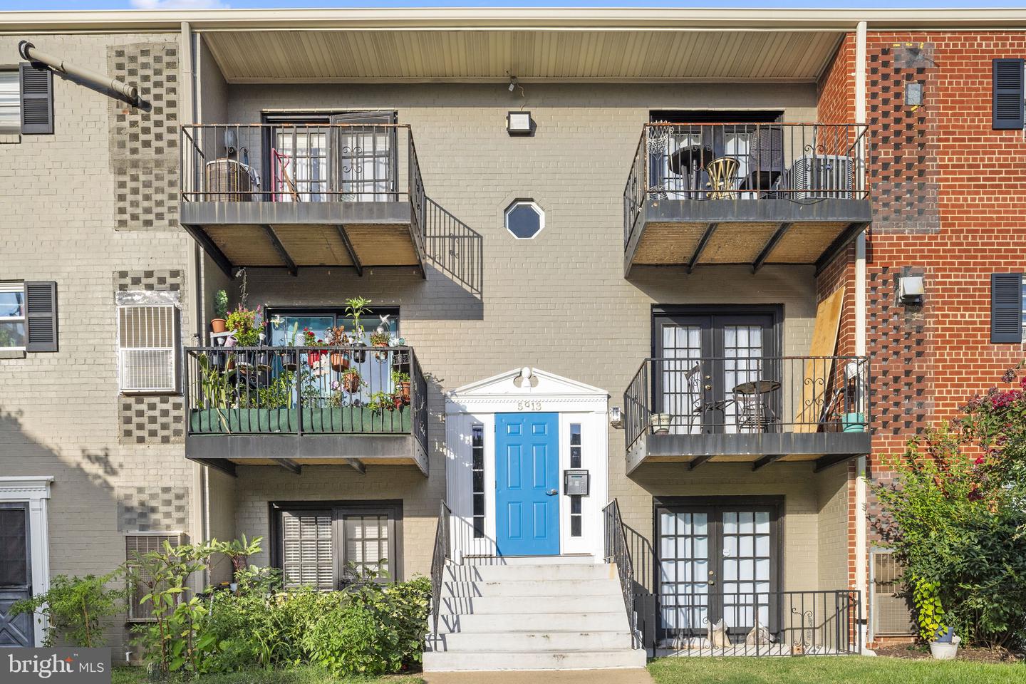 5913 MAYFLOWER CT #101, ALEXANDRIA, Virginia 22312, 2 Bedrooms Bedrooms, 4 Rooms Rooms,1 BathroomBathrooms,Residential,For sale,5913 MAYFLOWER CT #101,VAAX2049352 MLS # VAAX2049352