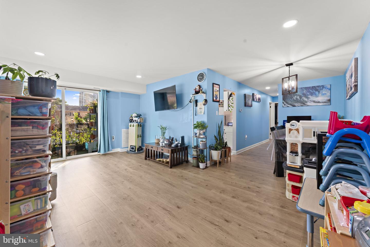 5913 MAYFLOWER CT #101, ALEXANDRIA, Virginia 22312, 2 Bedrooms Bedrooms, 4 Rooms Rooms,1 BathroomBathrooms,Residential,For sale,5913 MAYFLOWER CT #101,VAAX2049352 MLS # VAAX2049352