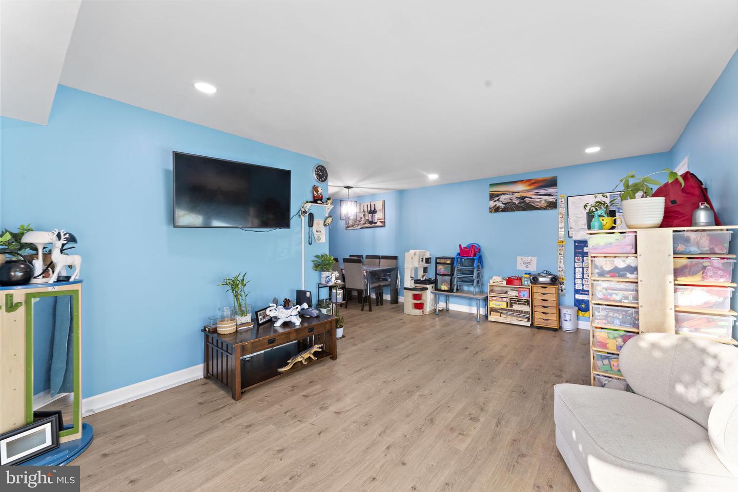 5913 MAYFLOWER CT #101, ALEXANDRIA, Virginia 22312, 2 Bedrooms Bedrooms, 4 Rooms Rooms,1 BathroomBathrooms,Residential,For sale,5913 MAYFLOWER CT #101,VAAX2049352 MLS # VAAX2049352