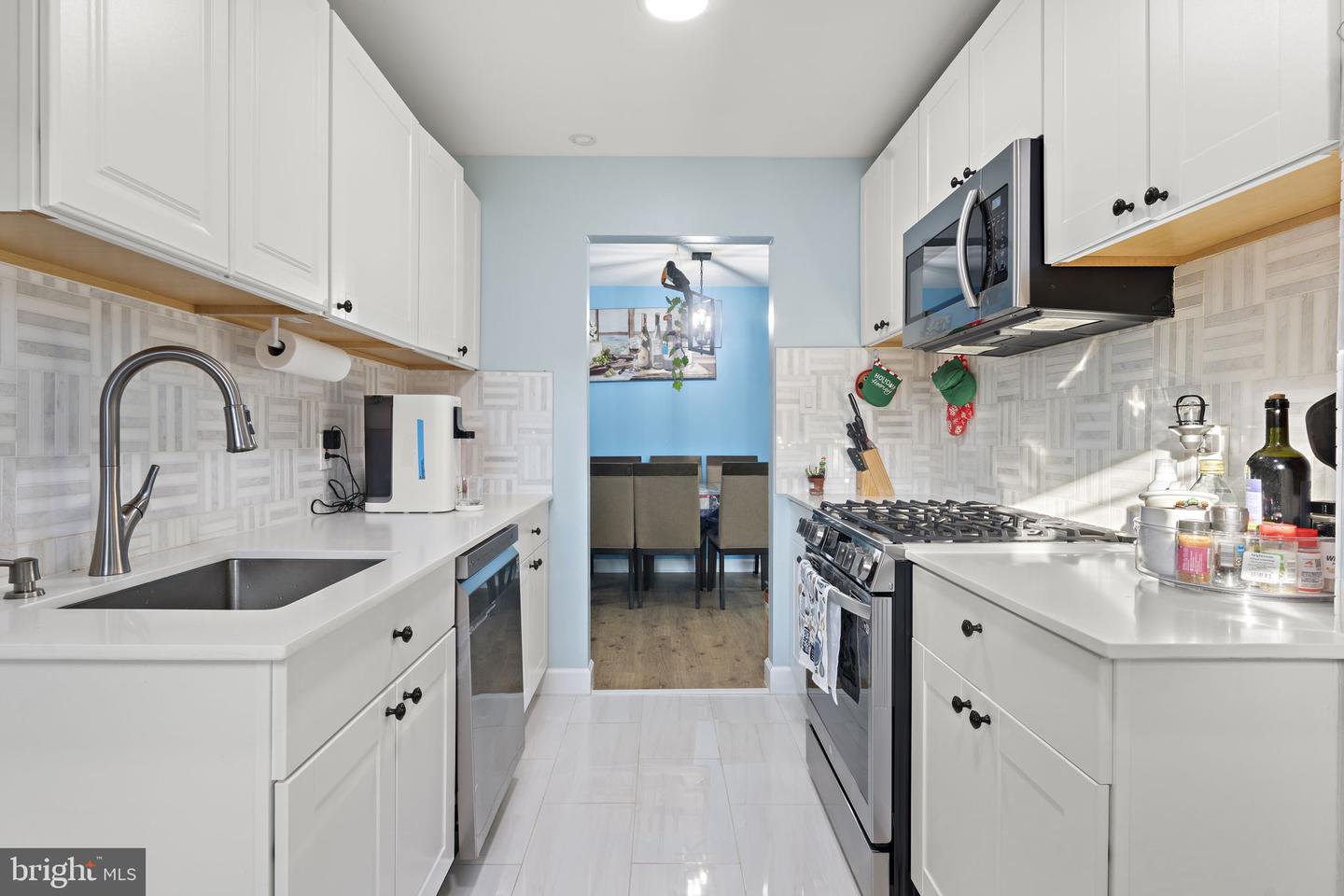 5913 MAYFLOWER CT #101, ALEXANDRIA, Virginia 22312, 2 Bedrooms Bedrooms, 4 Rooms Rooms,1 BathroomBathrooms,Residential,For sale,5913 MAYFLOWER CT #101,VAAX2049352 MLS # VAAX2049352