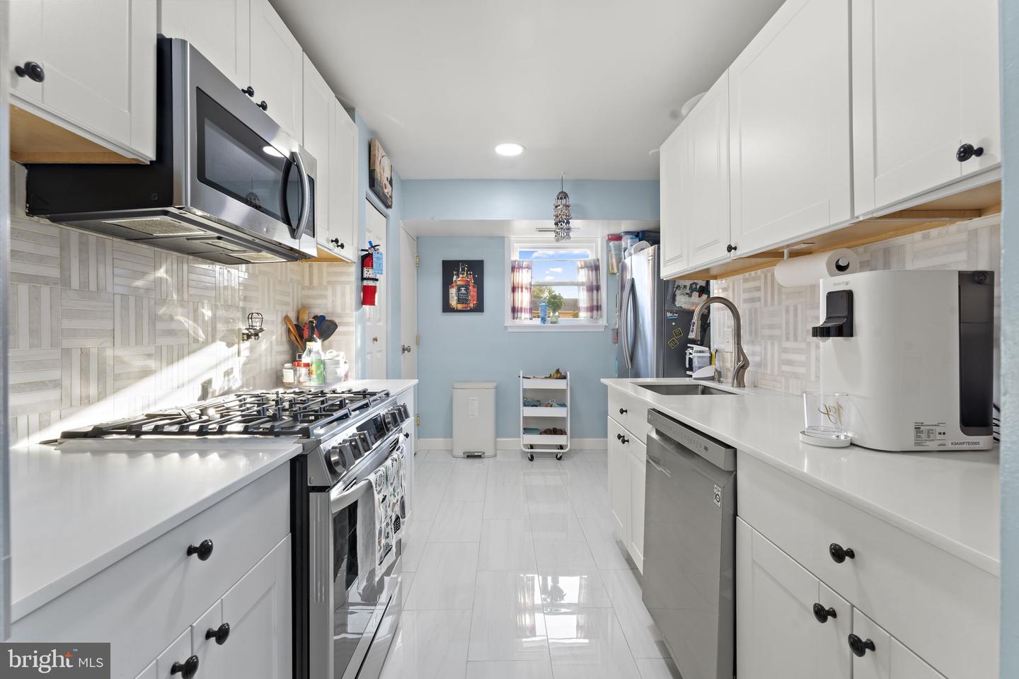 5913 MAYFLOWER CT #101, ALEXANDRIA, Virginia 22312, 2 Bedrooms Bedrooms, 4 Rooms Rooms,1 BathroomBathrooms,Residential,For sale,5913 MAYFLOWER CT #101,VAAX2049352 MLS # VAAX2049352
