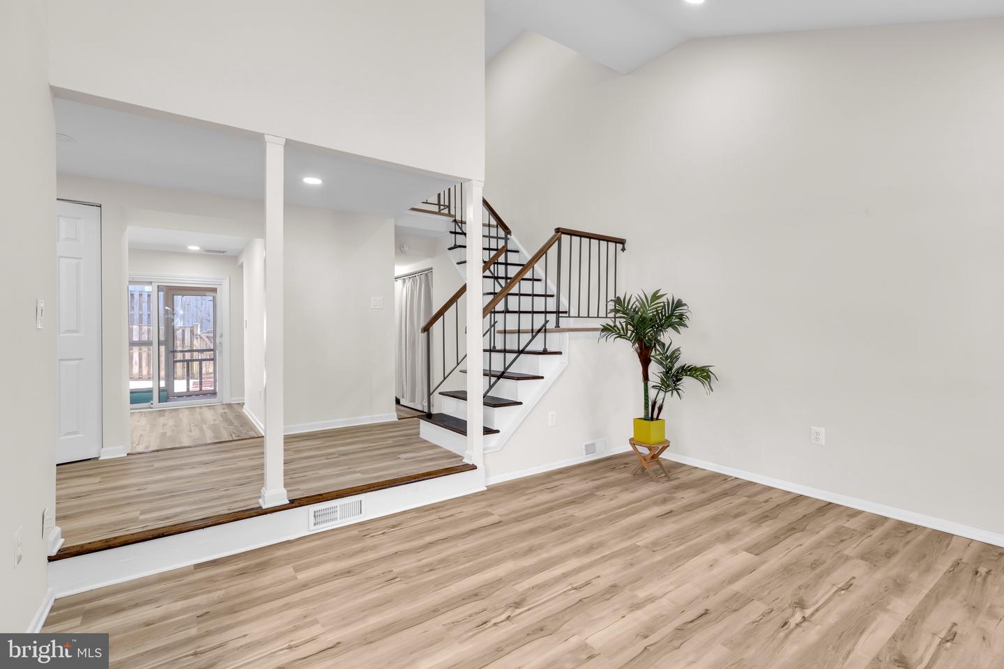 2203 SAUNDERS DR, HERNDON, Virginia 20170, 2 Bedrooms Bedrooms, ,1 BathroomBathrooms,Residential,For sale,2203 SAUNDERS DR,VAFX2265900 MLS # VAFX2265900