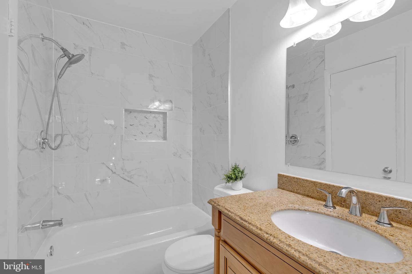 2203 SAUNDERS DR, HERNDON, Virginia 20170, 2 Bedrooms Bedrooms, ,1 BathroomBathrooms,Residential,For sale,2203 SAUNDERS DR,VAFX2265900 MLS # VAFX2265900