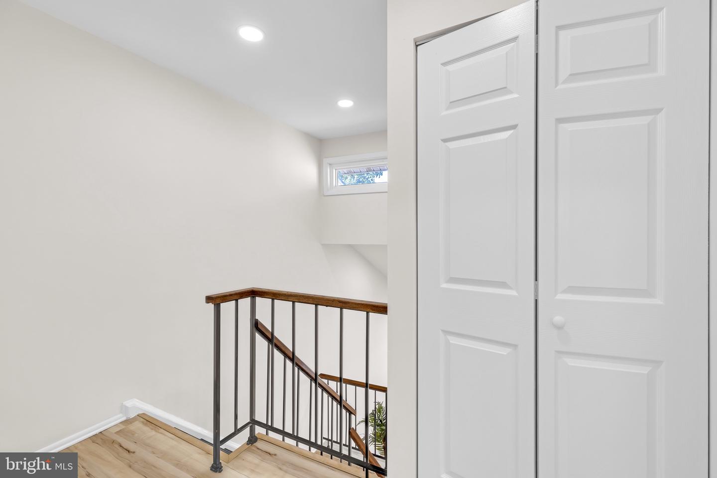 2203 SAUNDERS DR, HERNDON, Virginia 20170, 2 Bedrooms Bedrooms, ,1 BathroomBathrooms,Residential,For sale,2203 SAUNDERS DR,VAFX2265900 MLS # VAFX2265900