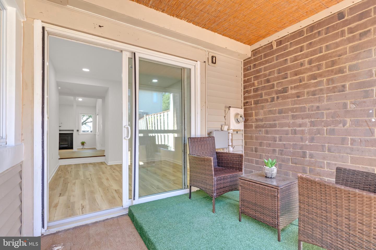 2203 SAUNDERS DR, HERNDON, Virginia 20170, 2 Bedrooms Bedrooms, ,1 BathroomBathrooms,Residential,For sale,2203 SAUNDERS DR,VAFX2265900 MLS # VAFX2265900