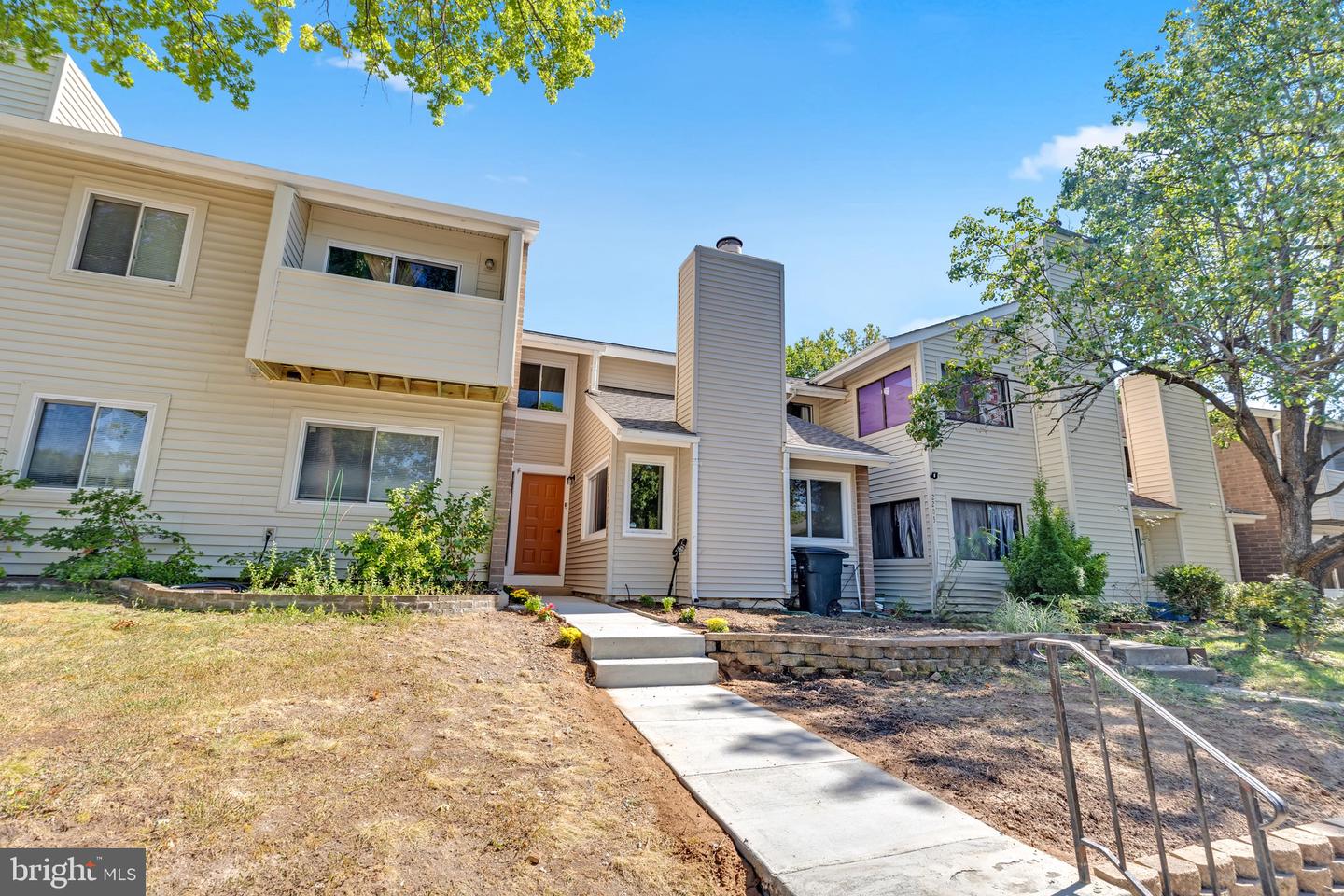2203 SAUNDERS DR, HERNDON, Virginia 20170, 2 Bedrooms Bedrooms, ,1 BathroomBathrooms,Residential,For sale,2203 SAUNDERS DR,VAFX2265900 MLS # VAFX2265900