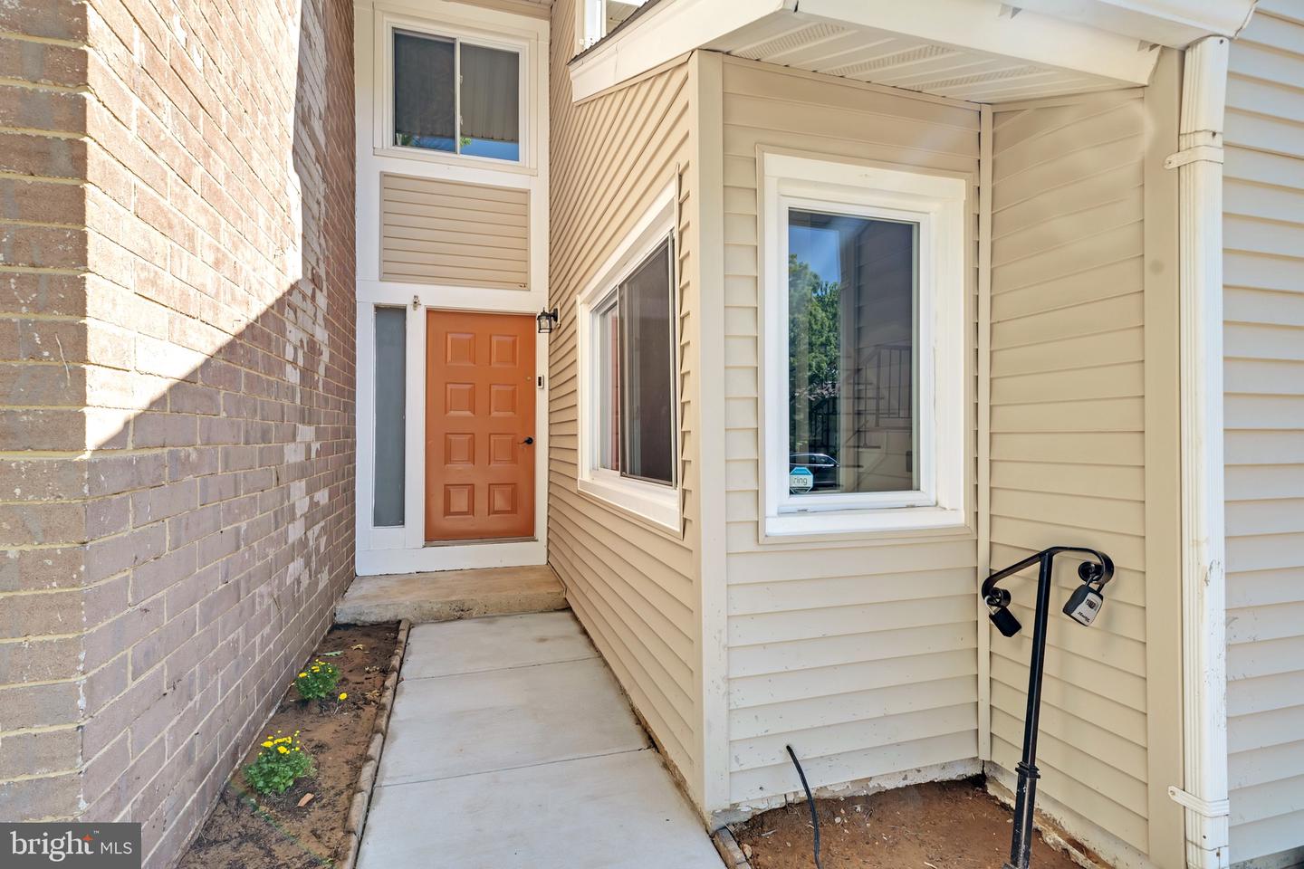 2203 SAUNDERS DR, HERNDON, Virginia 20170, 2 Bedrooms Bedrooms, ,1 BathroomBathrooms,Residential,For sale,2203 SAUNDERS DR,VAFX2265900 MLS # VAFX2265900