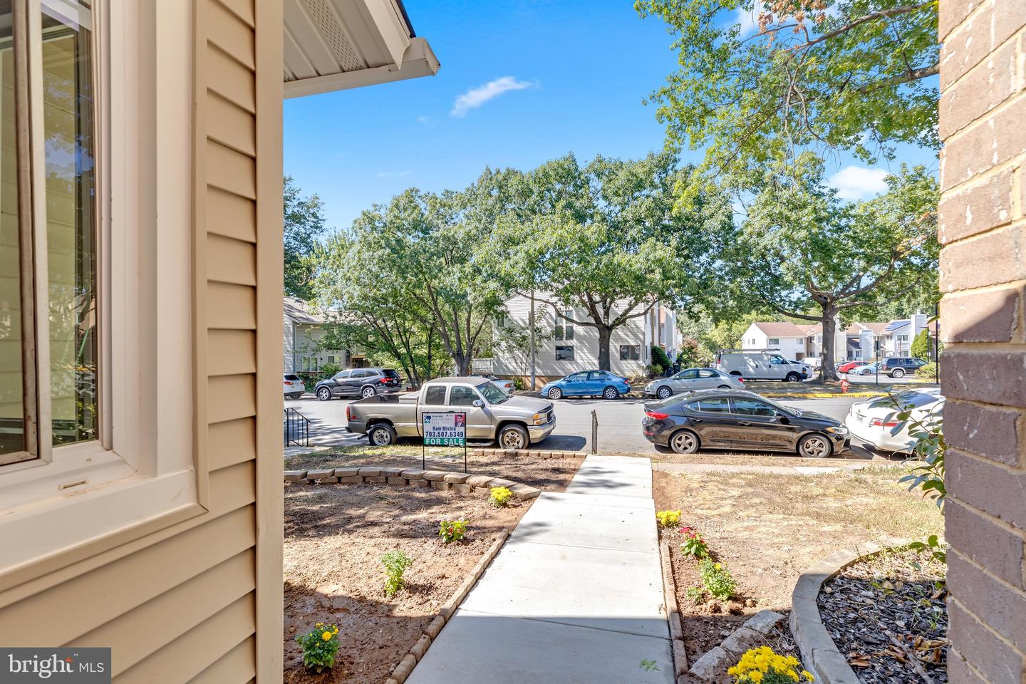 2203 SAUNDERS DR, HERNDON, Virginia 20170, 2 Bedrooms Bedrooms, ,1 BathroomBathrooms,Residential,For sale,2203 SAUNDERS DR,VAFX2265900 MLS # VAFX2265900