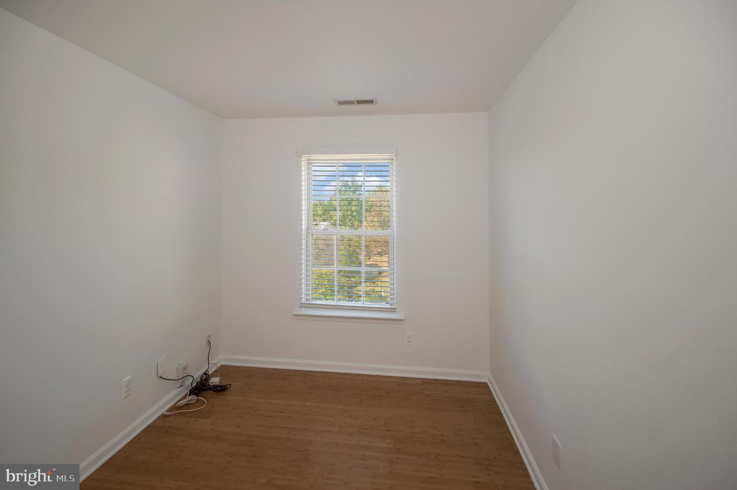 15 FERN OAK CIR #15202, STAFFORD, Virginia 22554, 2 Bedrooms Bedrooms, 3 Rooms Rooms,1 BathroomBathrooms,Residential,For sale,15 FERN OAK CIR #15202,VAST2042928 MLS # VAST2042928