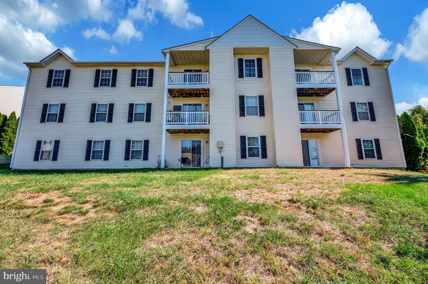 15 FERN OAK CIR #15202, STAFFORD, Virginia 22554, 2 Bedrooms Bedrooms, 3 Rooms Rooms,1 BathroomBathrooms,Residential,For sale,15 FERN OAK CIR #15202,VAST2042928 MLS # VAST2042928