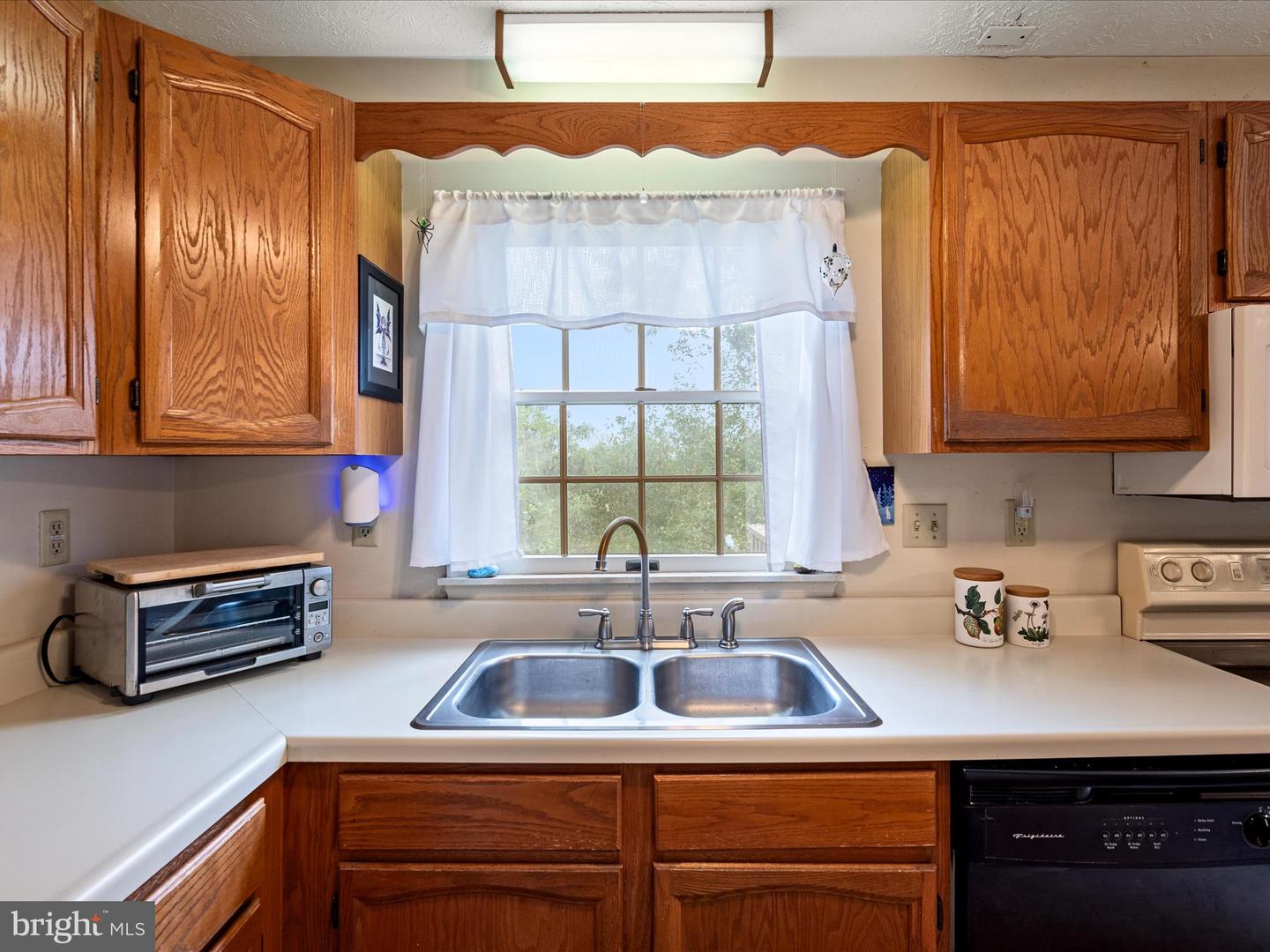 611 TUDOR DR, WINCHESTER, Virginia 22603, 3 Bedrooms Bedrooms, 10 Rooms Rooms,2 BathroomsBathrooms,Residential,For sale,611 TUDOR DR,VAFV2037126 MLS # VAFV2037126