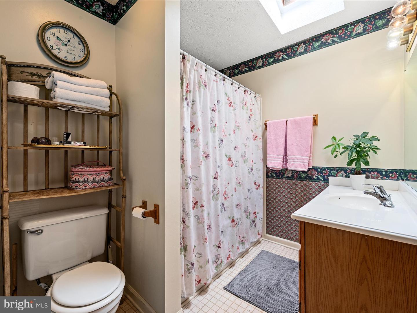 611 TUDOR DR, WINCHESTER, Virginia 22603, 3 Bedrooms Bedrooms, 10 Rooms Rooms,2 BathroomsBathrooms,Residential,For sale,611 TUDOR DR,VAFV2037126 MLS # VAFV2037126