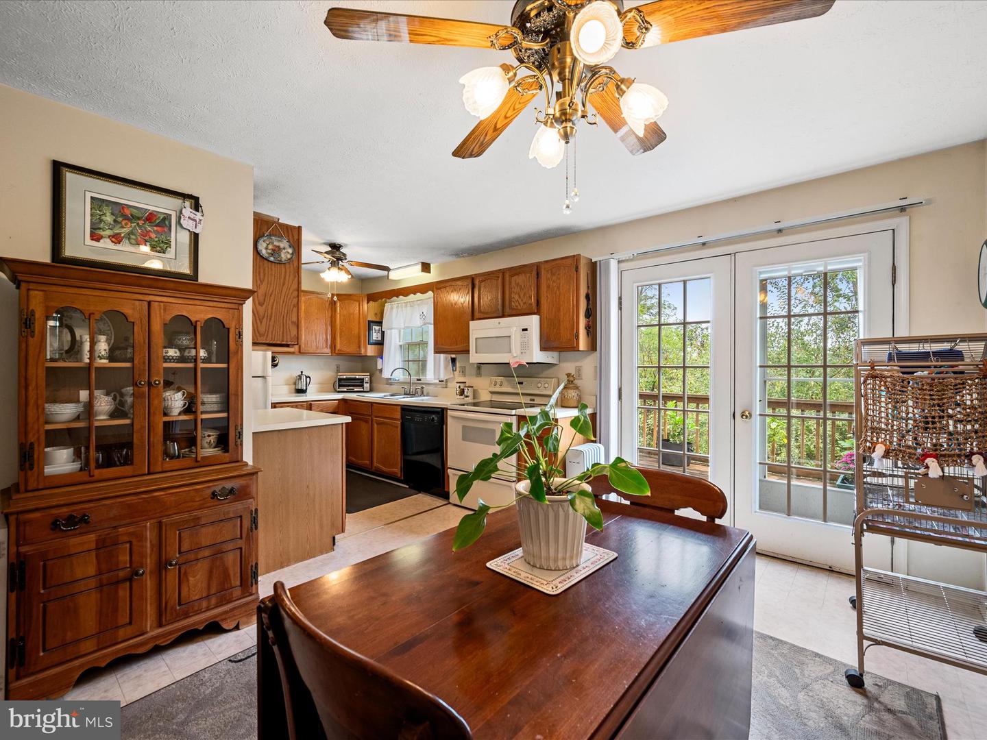 611 TUDOR DR, WINCHESTER, Virginia 22603, 3 Bedrooms Bedrooms, 10 Rooms Rooms,2 BathroomsBathrooms,Residential,For sale,611 TUDOR DR,VAFV2037126 MLS # VAFV2037126