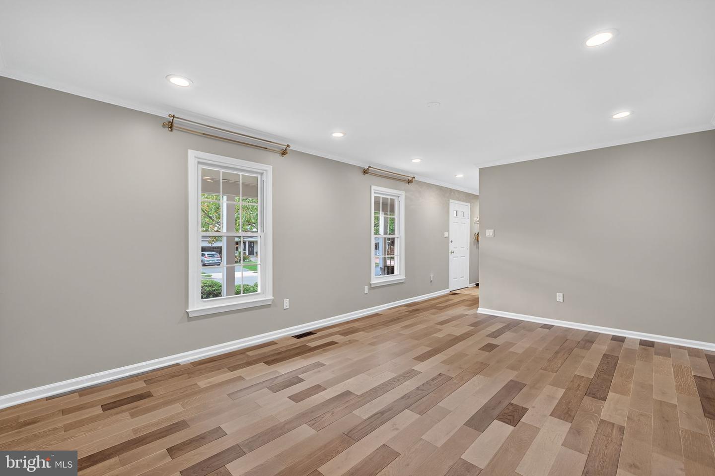 3613 GREAT LAUREL LN, FAIRFAX, Virginia 22033, 4 Bedrooms Bedrooms, ,3 BathroomsBathrooms,Residential,For sale,3613 GREAT LAUREL LN,VAFX2273204 MLS # VAFX2273204