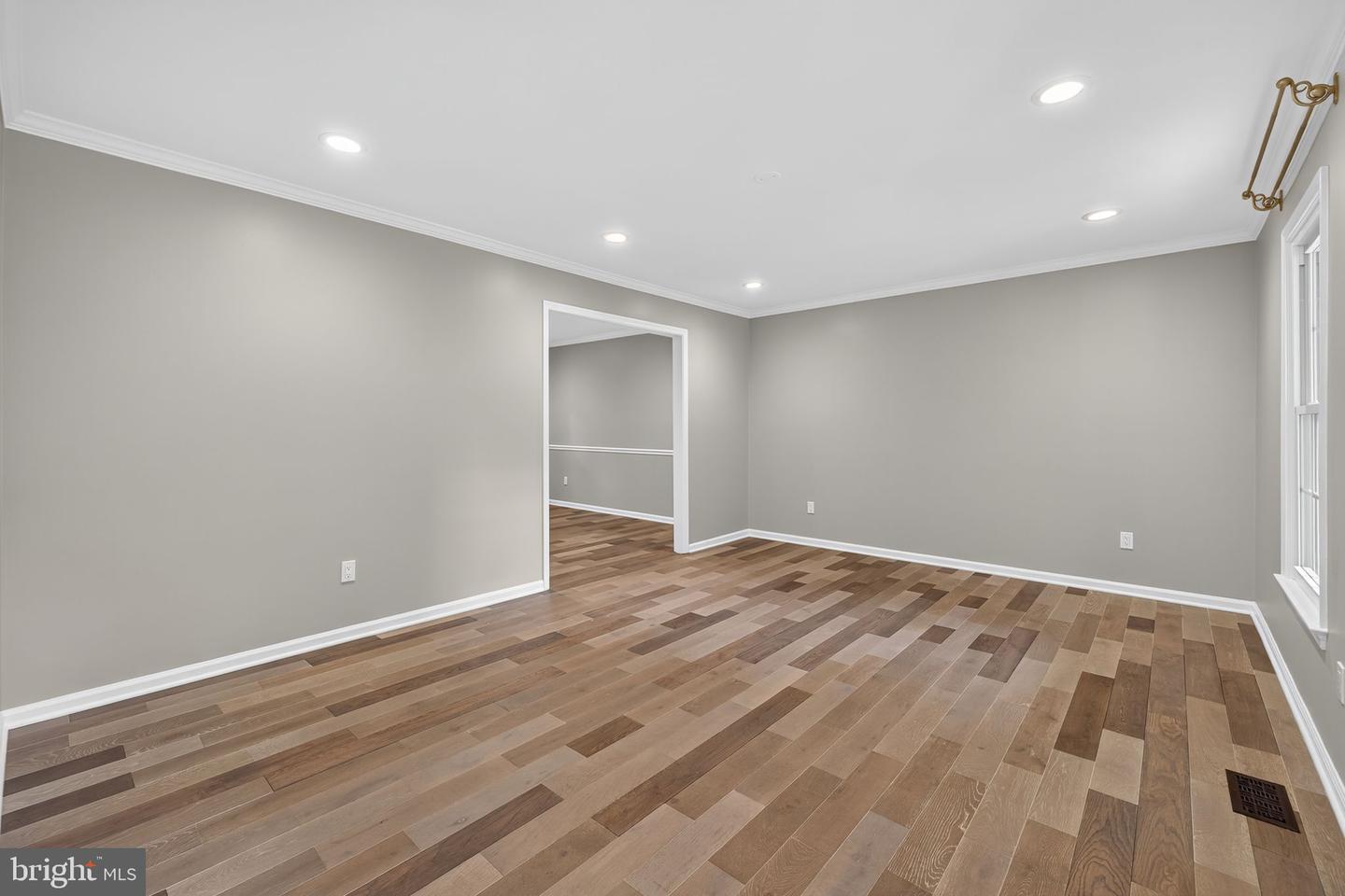 3613 GREAT LAUREL LN, FAIRFAX, Virginia 22033, 4 Bedrooms Bedrooms, ,3 BathroomsBathrooms,Residential,For sale,3613 GREAT LAUREL LN,VAFX2273204 MLS # VAFX2273204