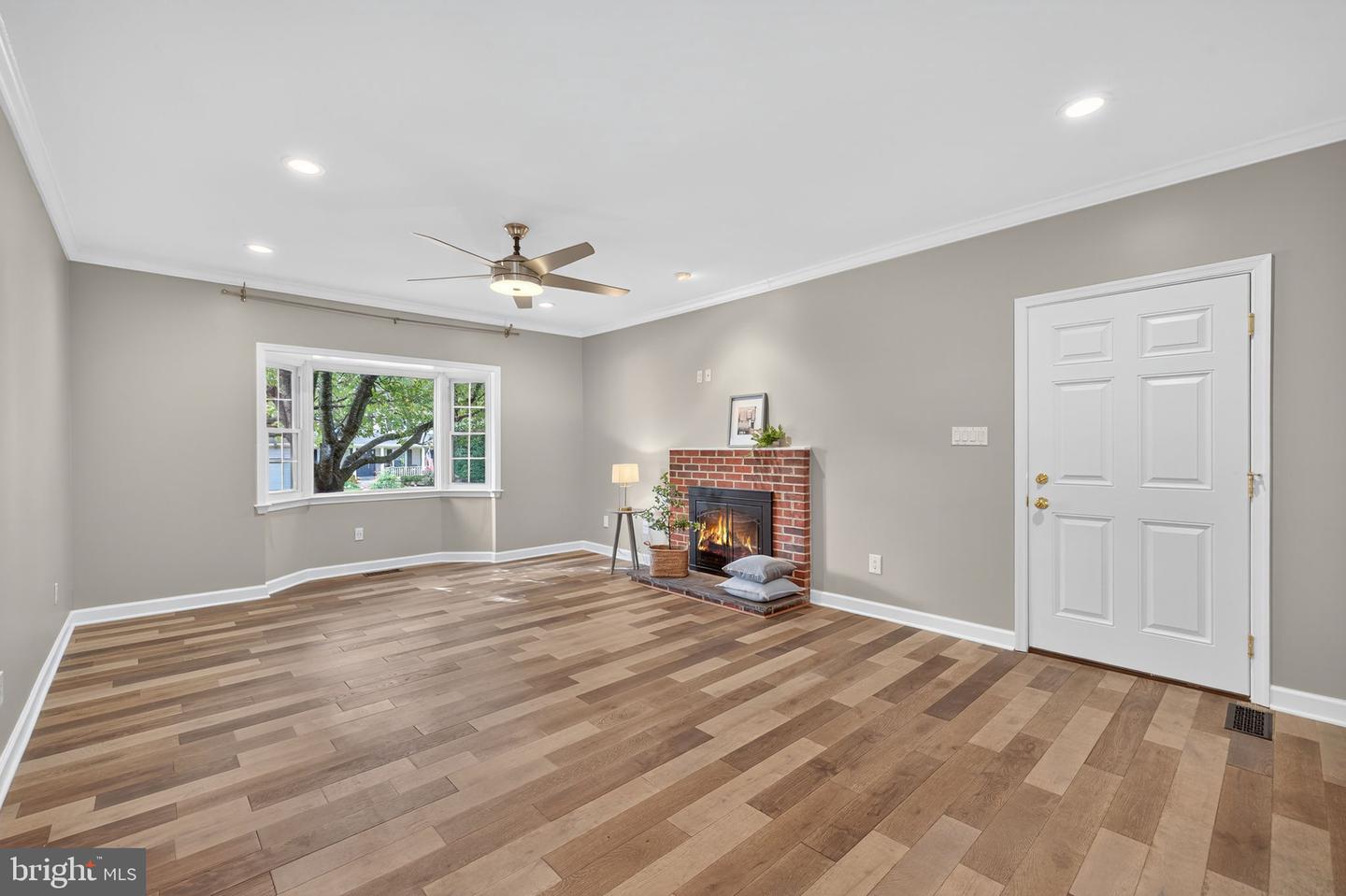 3613 GREAT LAUREL LN, FAIRFAX, Virginia 22033, 4 Bedrooms Bedrooms, ,3 BathroomsBathrooms,Residential,For sale,3613 GREAT LAUREL LN,VAFX2273204 MLS # VAFX2273204