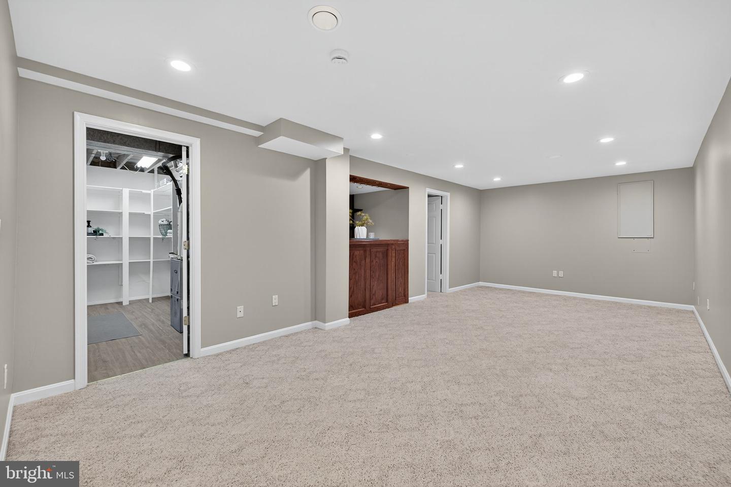 3613 GREAT LAUREL LN, FAIRFAX, Virginia 22033, 4 Bedrooms Bedrooms, ,3 BathroomsBathrooms,Residential,For sale,3613 GREAT LAUREL LN,VAFX2273204 MLS # VAFX2273204