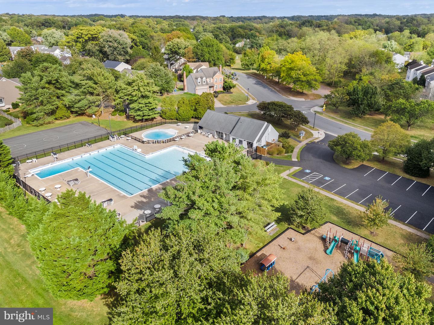 3613 GREAT LAUREL LN, FAIRFAX, Virginia 22033, 4 Bedrooms Bedrooms, ,3 BathroomsBathrooms,Residential,For sale,3613 GREAT LAUREL LN,VAFX2273204 MLS # VAFX2273204