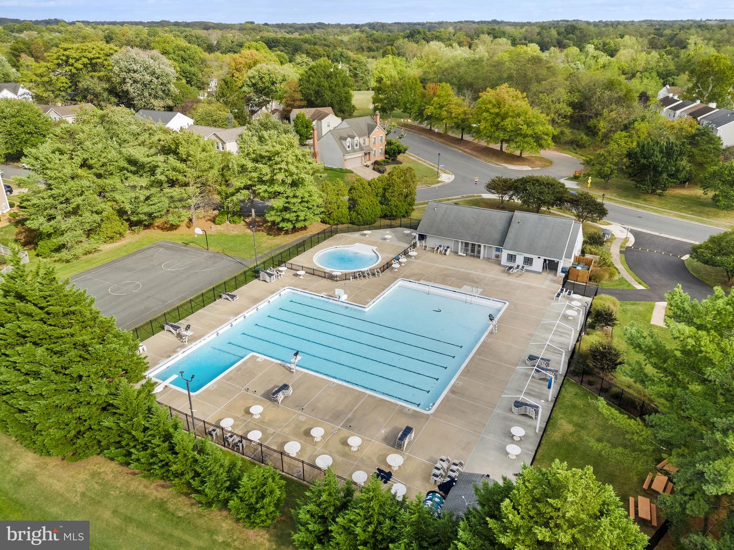 3613 GREAT LAUREL LN, FAIRFAX, Virginia 22033, 4 Bedrooms Bedrooms, ,3 BathroomsBathrooms,Residential,For sale,3613 GREAT LAUREL LN,VAFX2273204 MLS # VAFX2273204