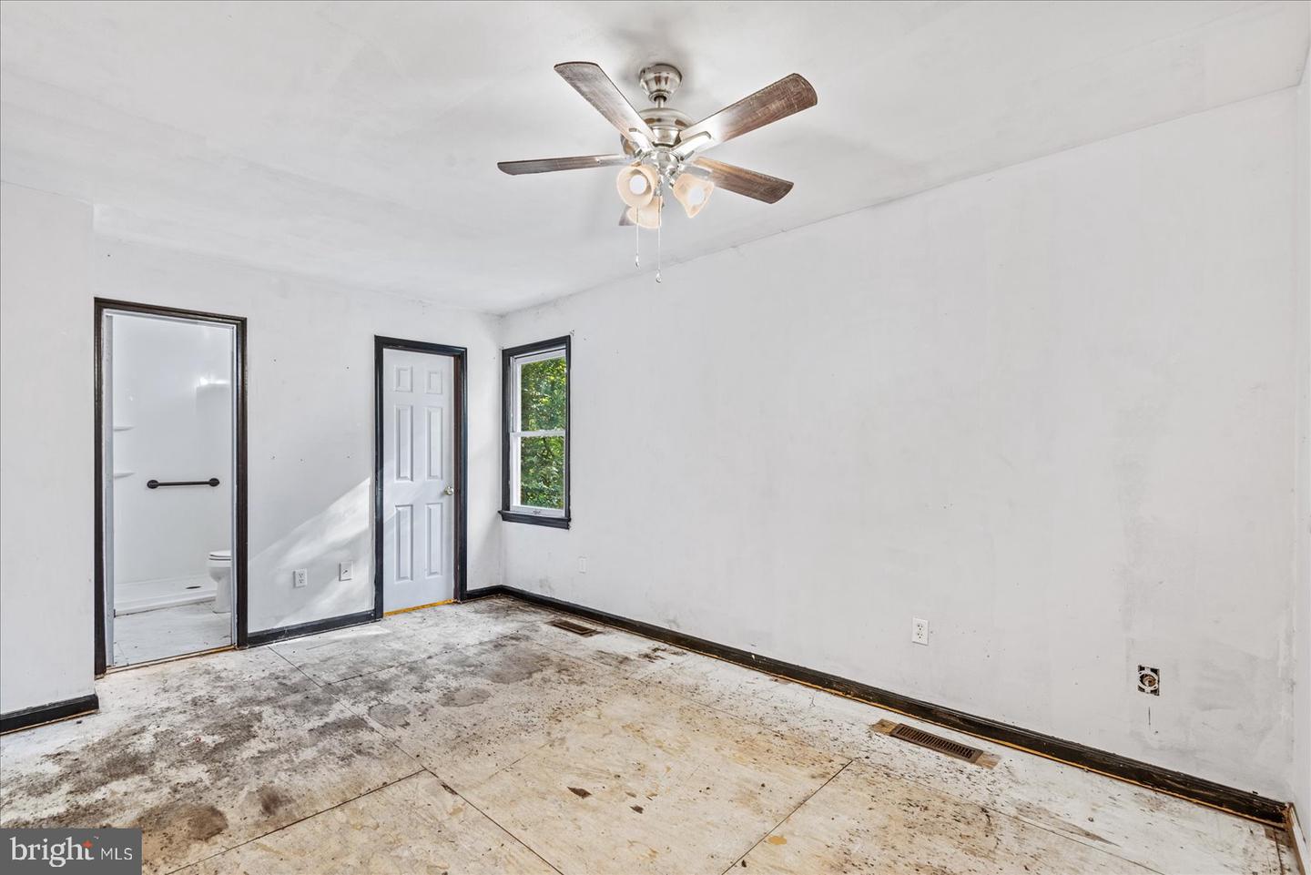 10711 ANN DAVIS DR, FREDERICKSBURG, Virginia 22408, 5 Bedrooms Bedrooms, ,3 BathroomsBathrooms,Residential,For sale,10711 ANN DAVIS DR,VASP2036878 MLS # VASP2036878