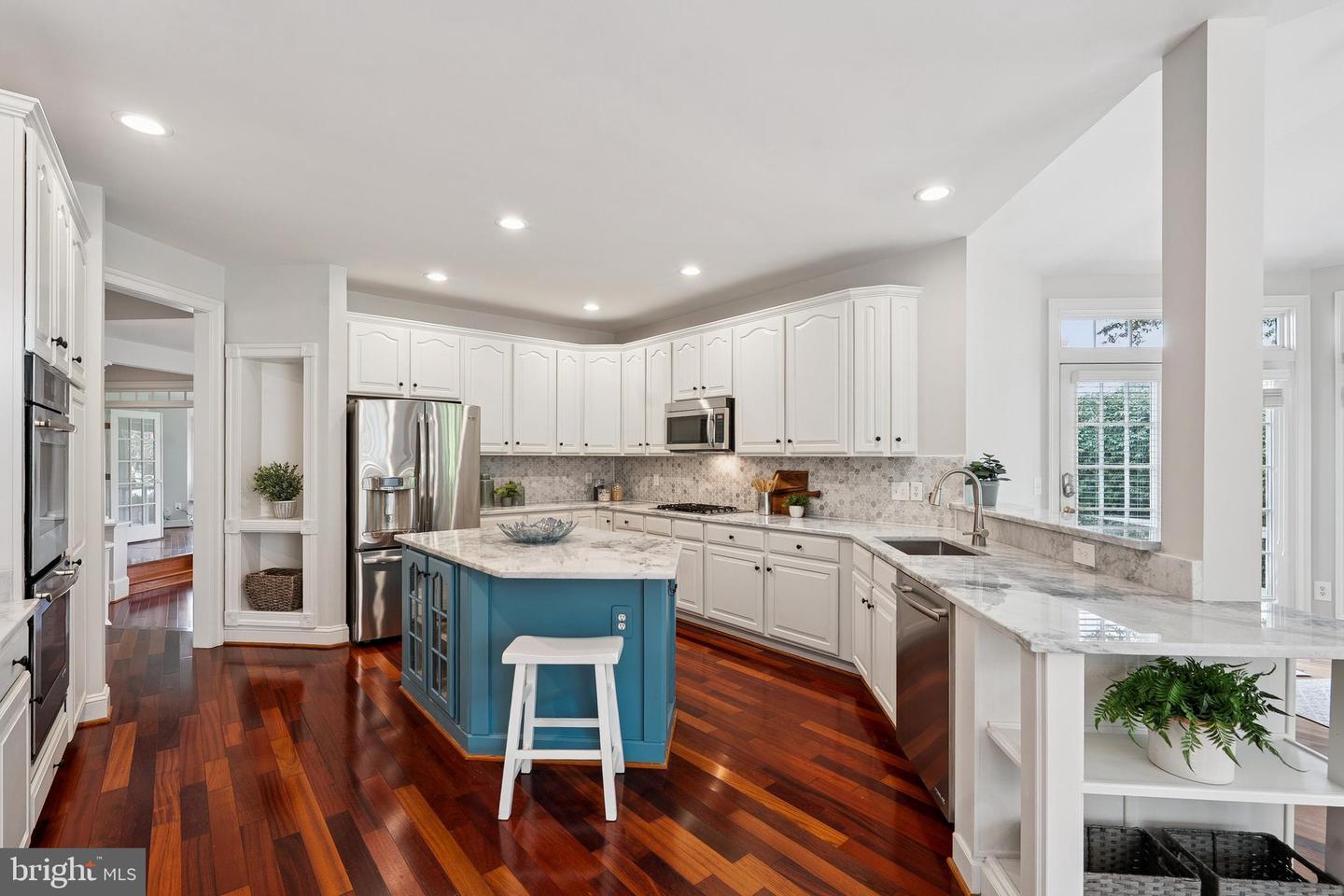 10907 GREAT POINT CT, GREAT FALLS, Virginia 22066, 5 Bedrooms Bedrooms, ,4 BathroomsBathrooms,Residential,For sale,10907 GREAT POINT CT,VAFX2274272 MLS # VAFX2274272