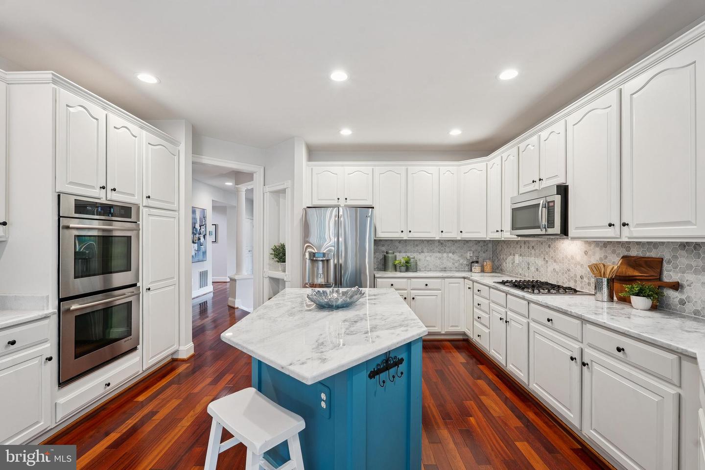 10907 GREAT POINT CT, GREAT FALLS, Virginia 22066, 5 Bedrooms Bedrooms, ,4 BathroomsBathrooms,Residential,For sale,10907 GREAT POINT CT,VAFX2274272 MLS # VAFX2274272